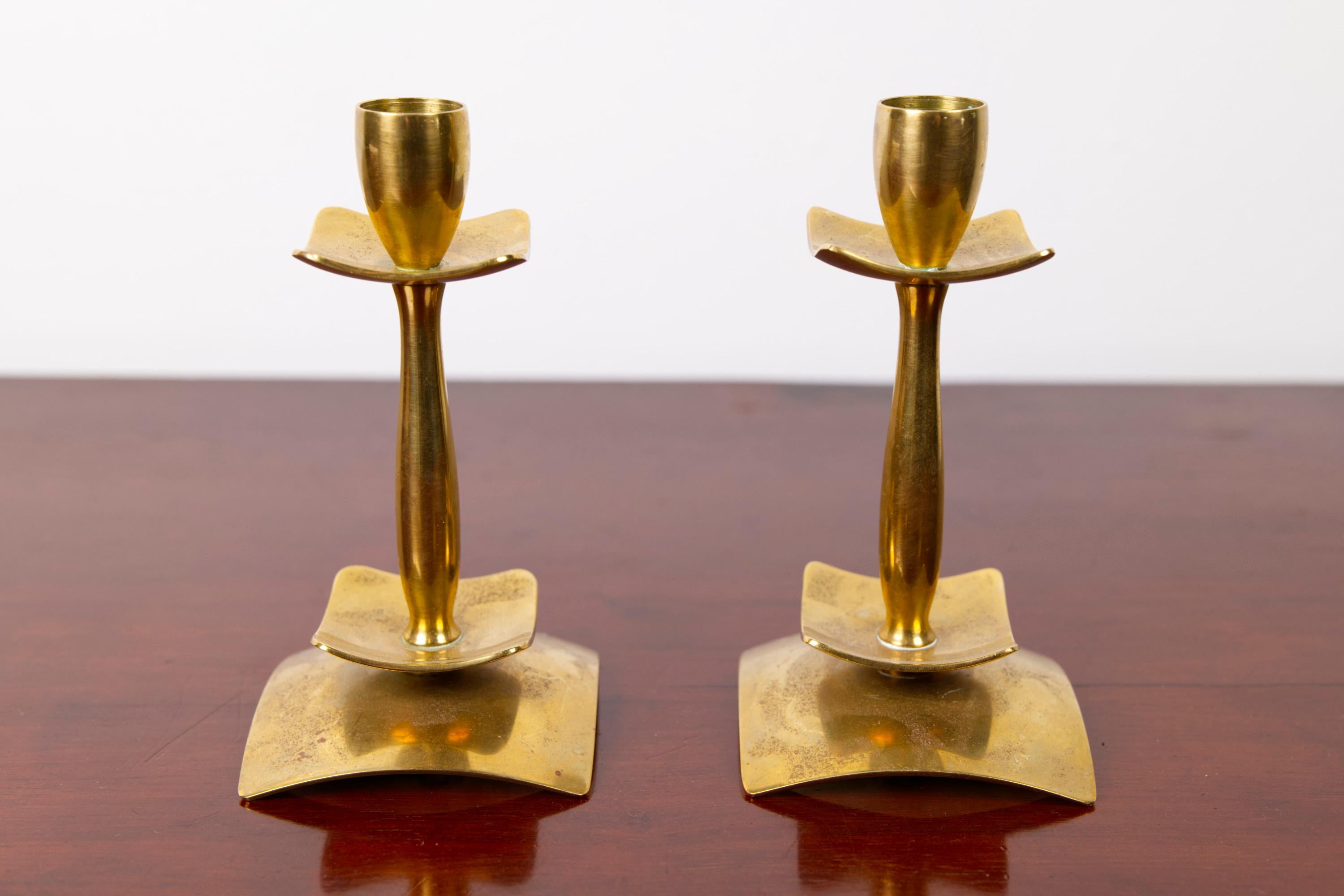 A pair of brass candle sticks by Dantorp Design, Denmark, 1960s mediados del siglo XX en venta