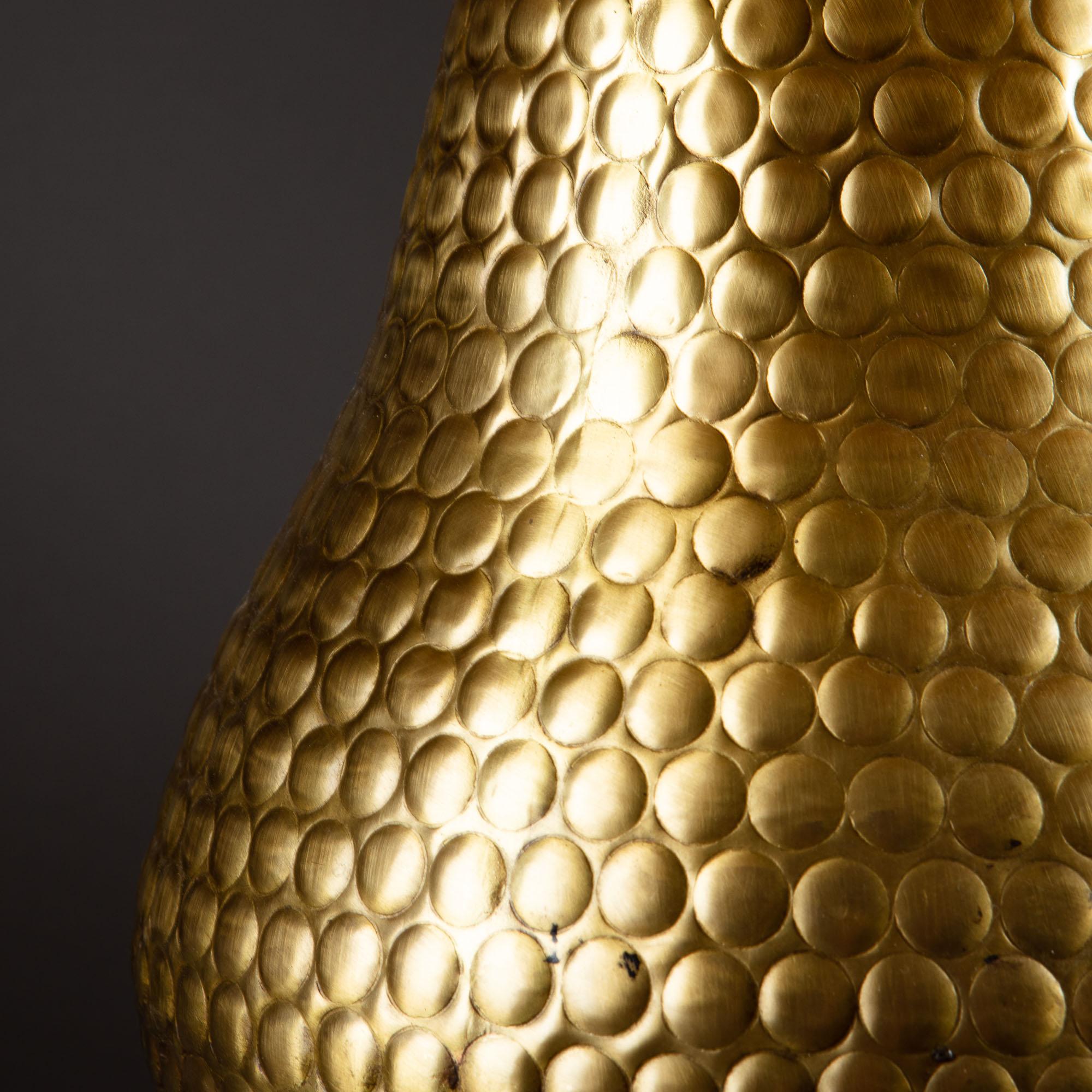 Paire de vases en métal perforé en laiton comme lampes de table en vente 1