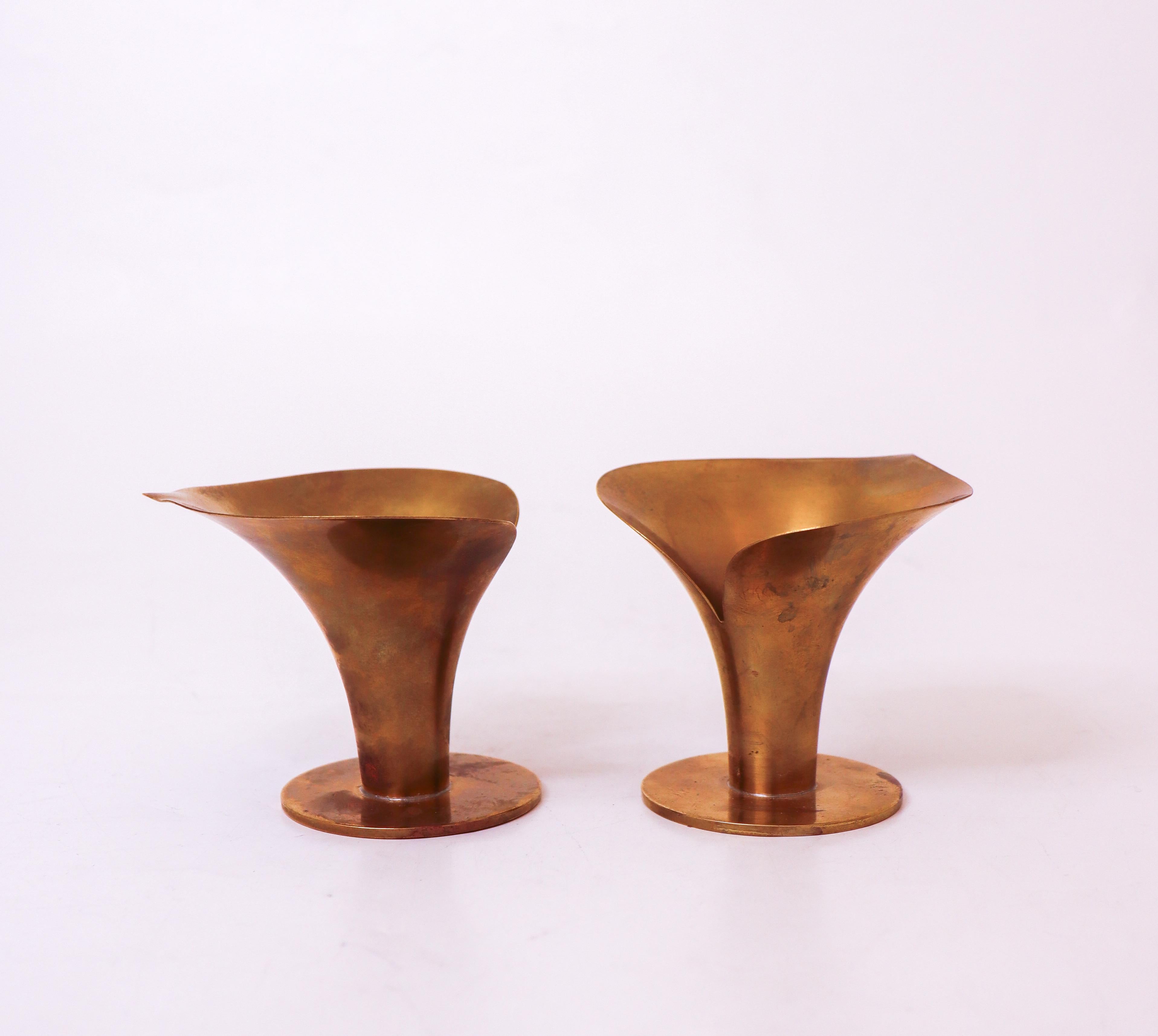 Svedese Coppia di vasi / candelieri in ottone - Carl-Einar Borgström Ystad-Metall - anni '30 in vendita