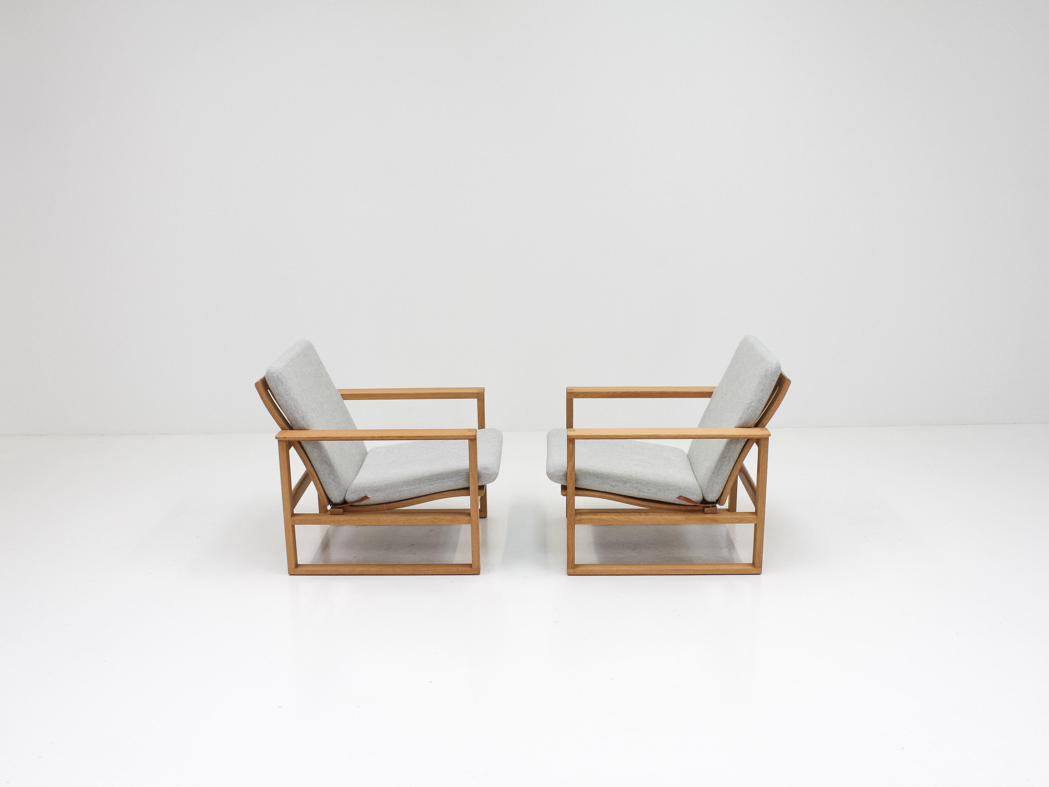 Mid-Century Modern Pair of Børge Mogensen 2256 Lounge Chairs, Fredericia, Denmark, 1956
