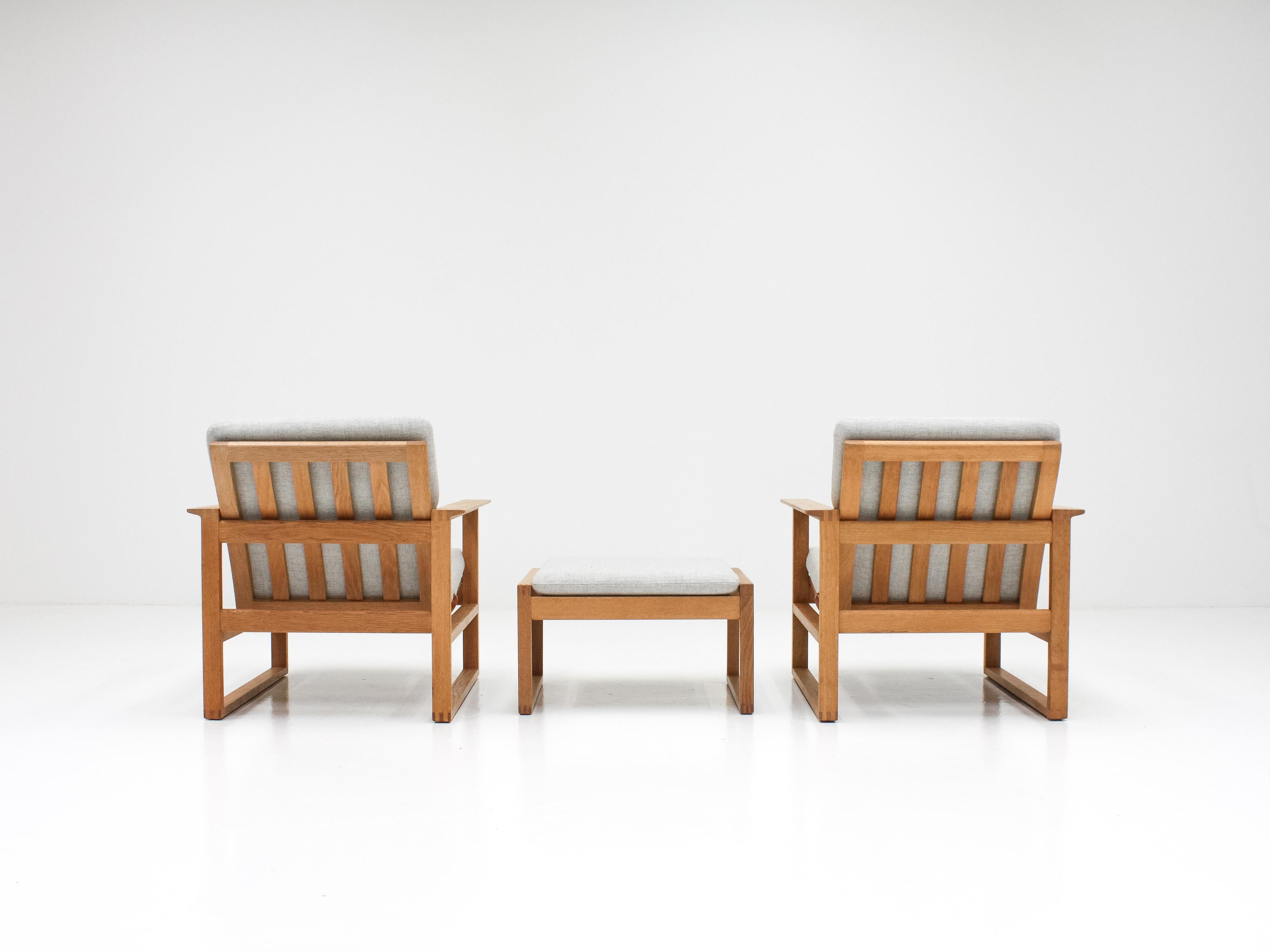Danish Pair of Børge Mogensen 2256 Lounge Chairs with Footstool, Fredericia, Denmark