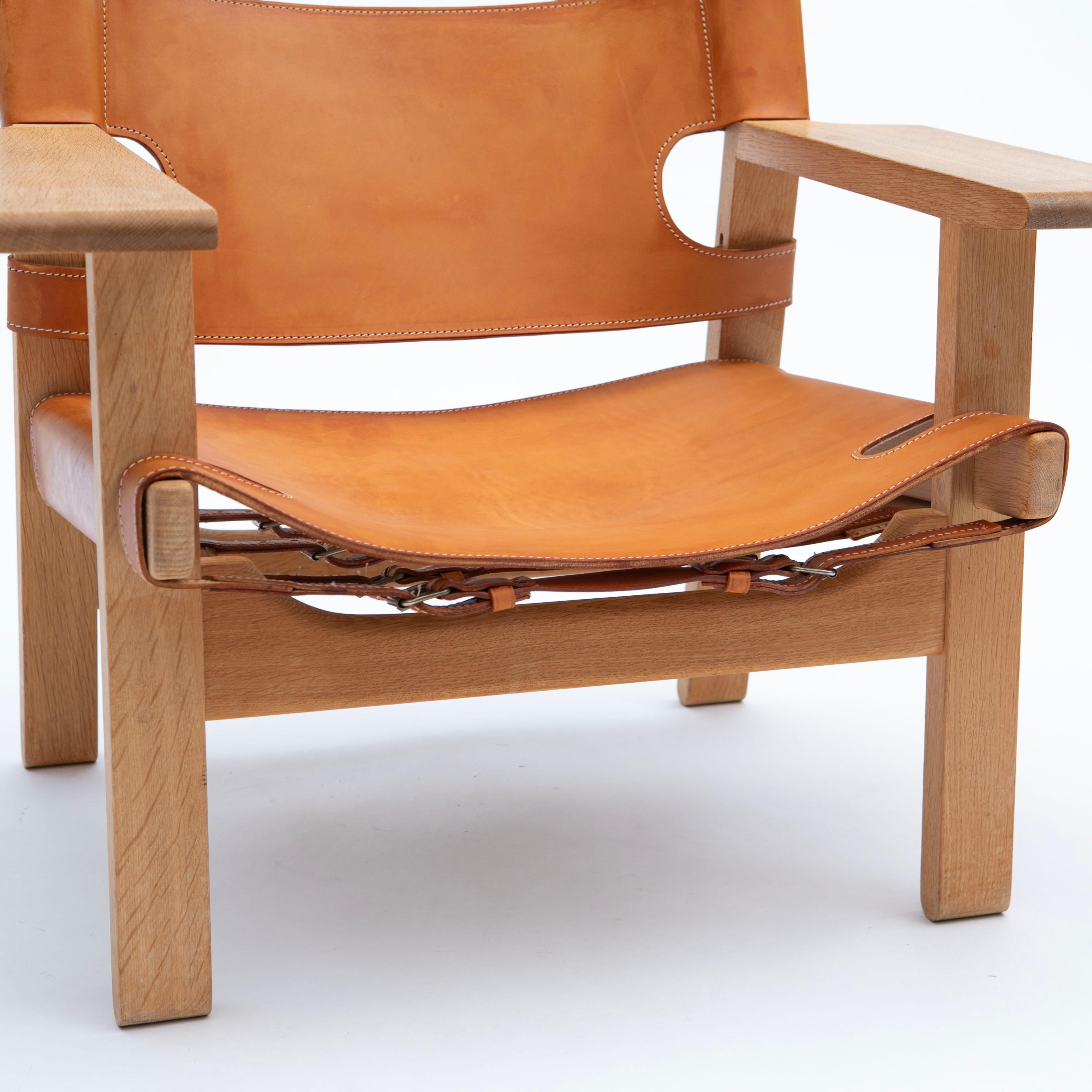 A Pair of Børge Mogensen 'The Spanish Chair' in Oak and Light Saddle Leather 7