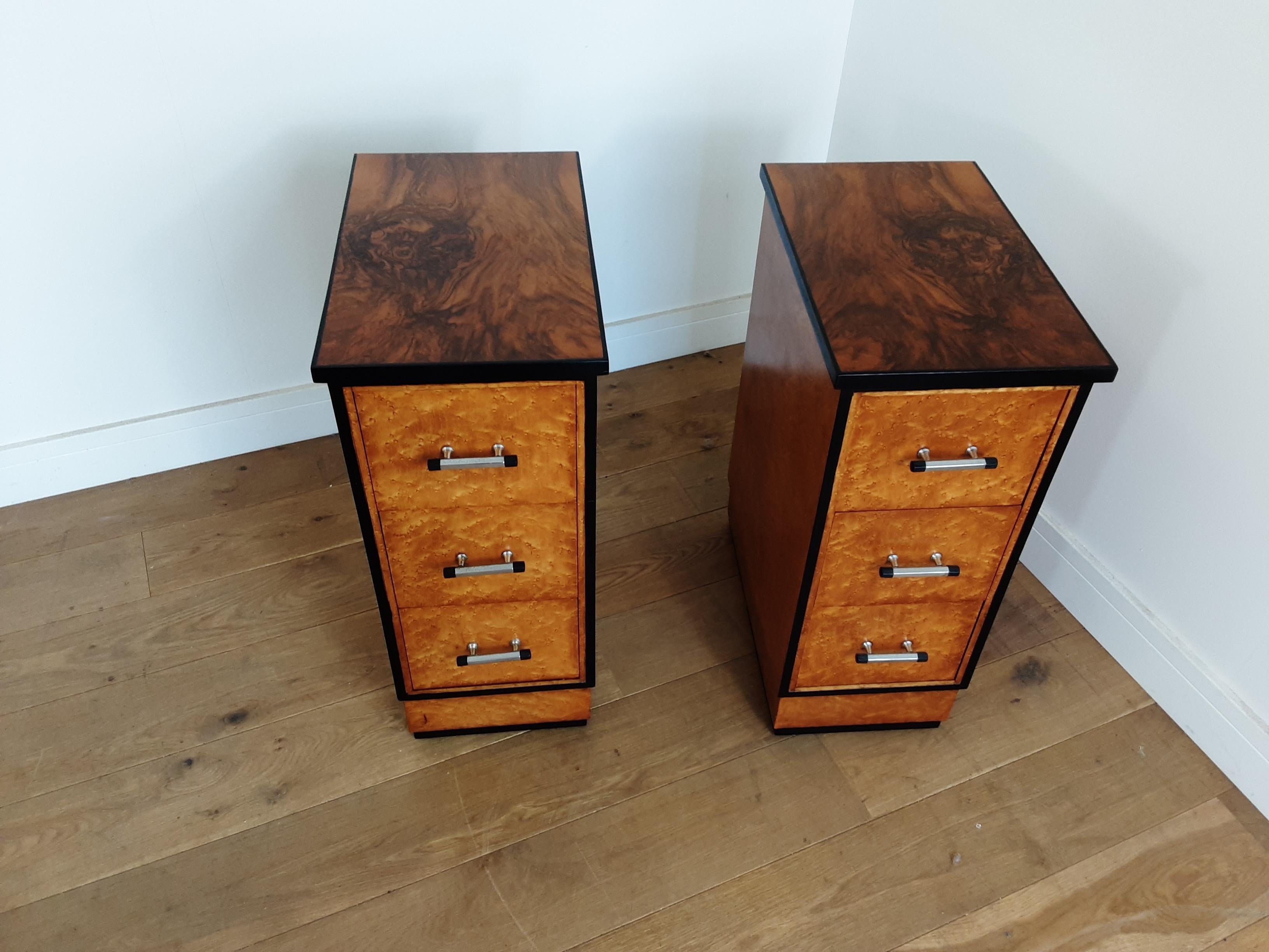 20th Century Pair of British Art Deco Bedside Cabinets by Epstein in Birdseye Maple, 1930s