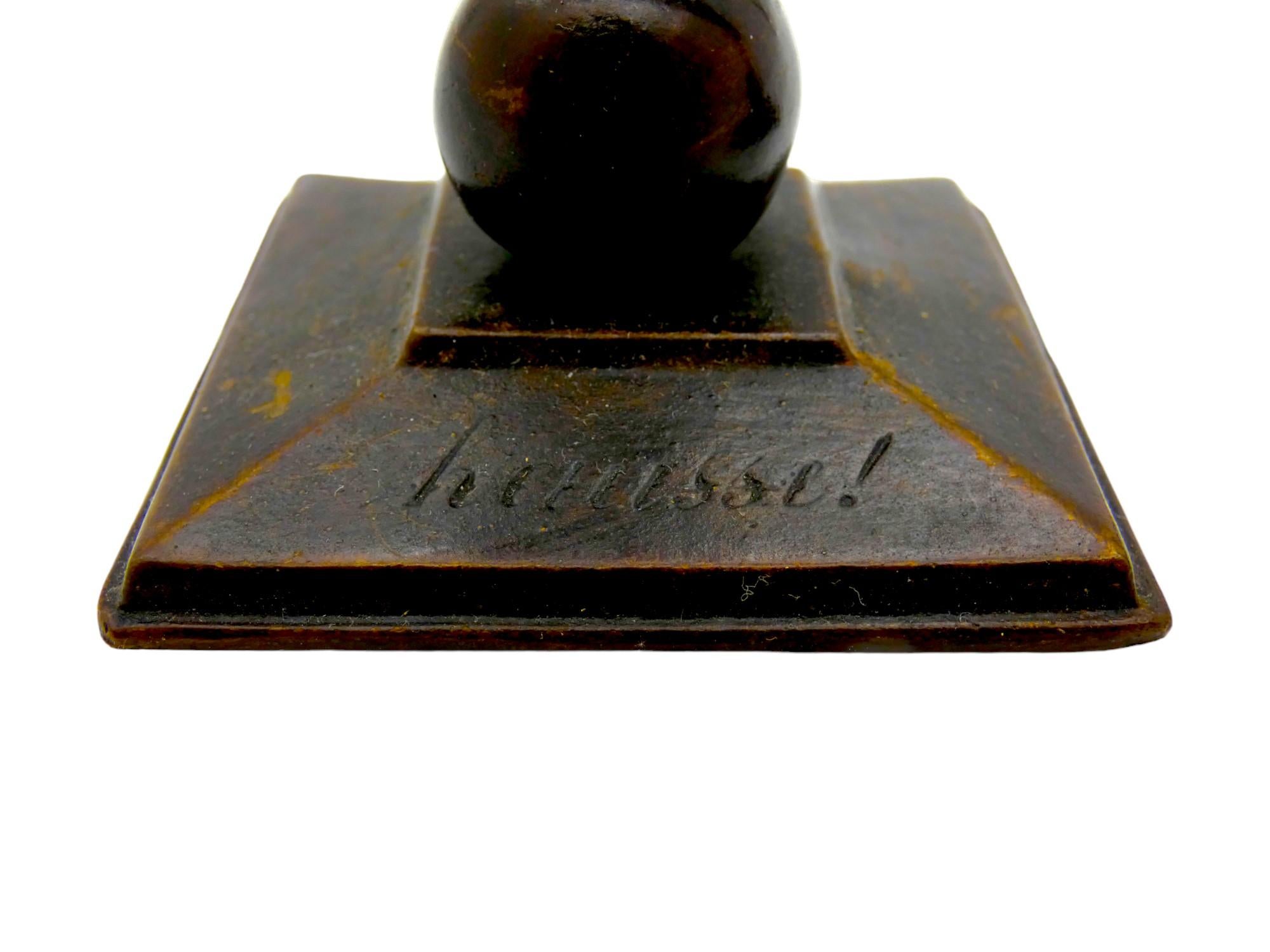 Coppia di candelieri antisemiti in bronzo realizzati a Vienna, Austria, intorno al 1880.

Entrambi gli speculatori hanno una faccia felice con il termine 