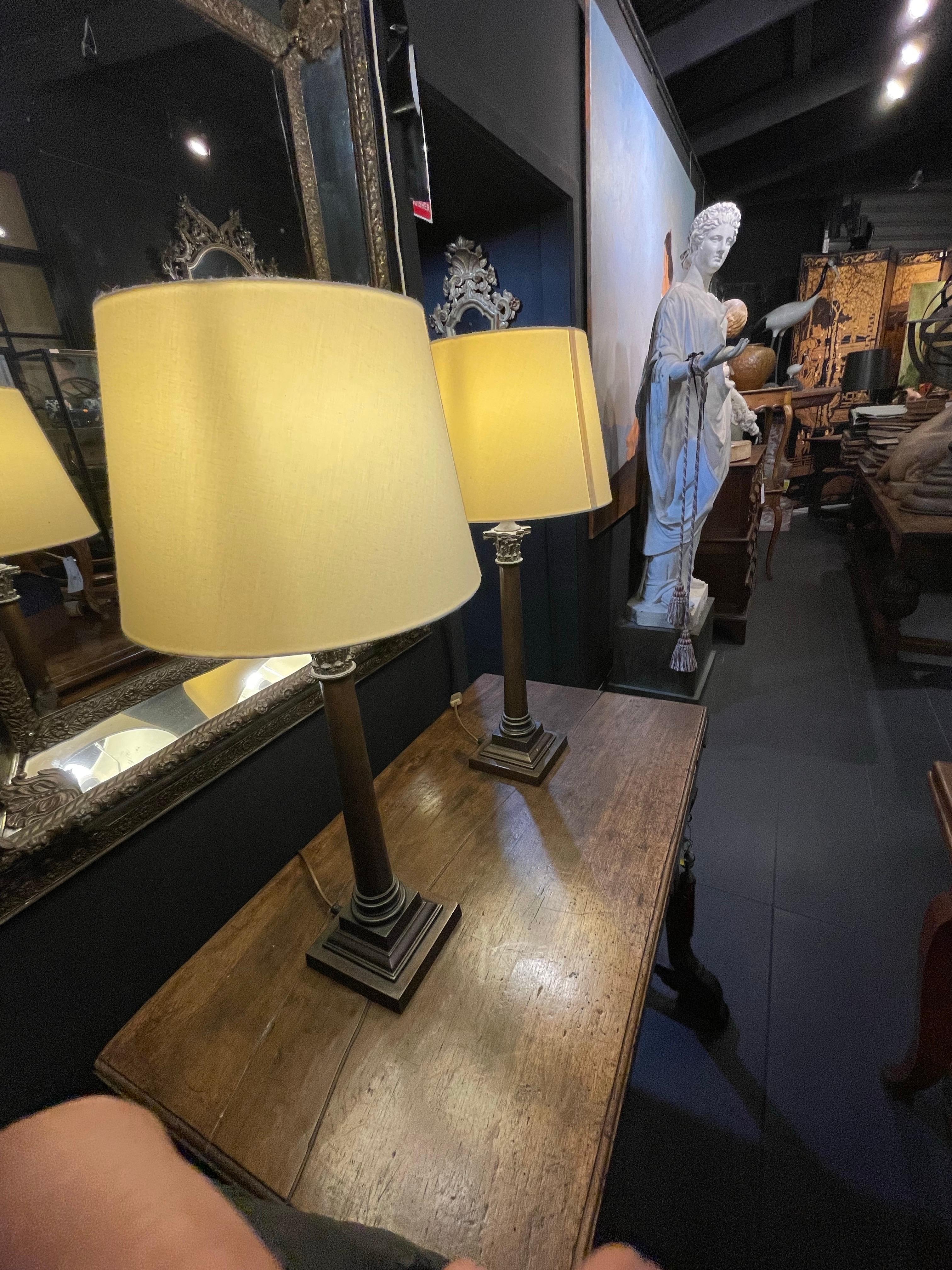 Coppia di lampade a colonna in bronzo con capitello corinzio In condizioni buone in vendita a ARMADALE, VIC