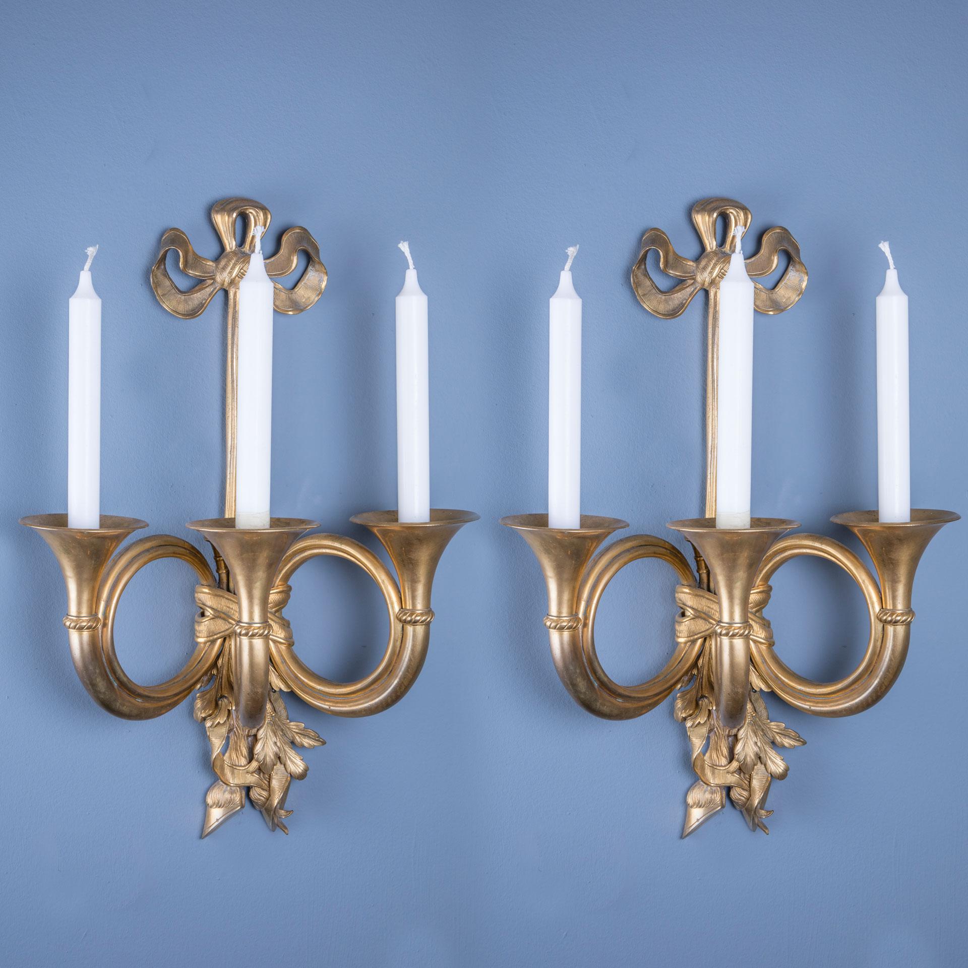Pair of Bronze Louis XVI Style Wall Lights In Excellent Condition For Sale In London, GB