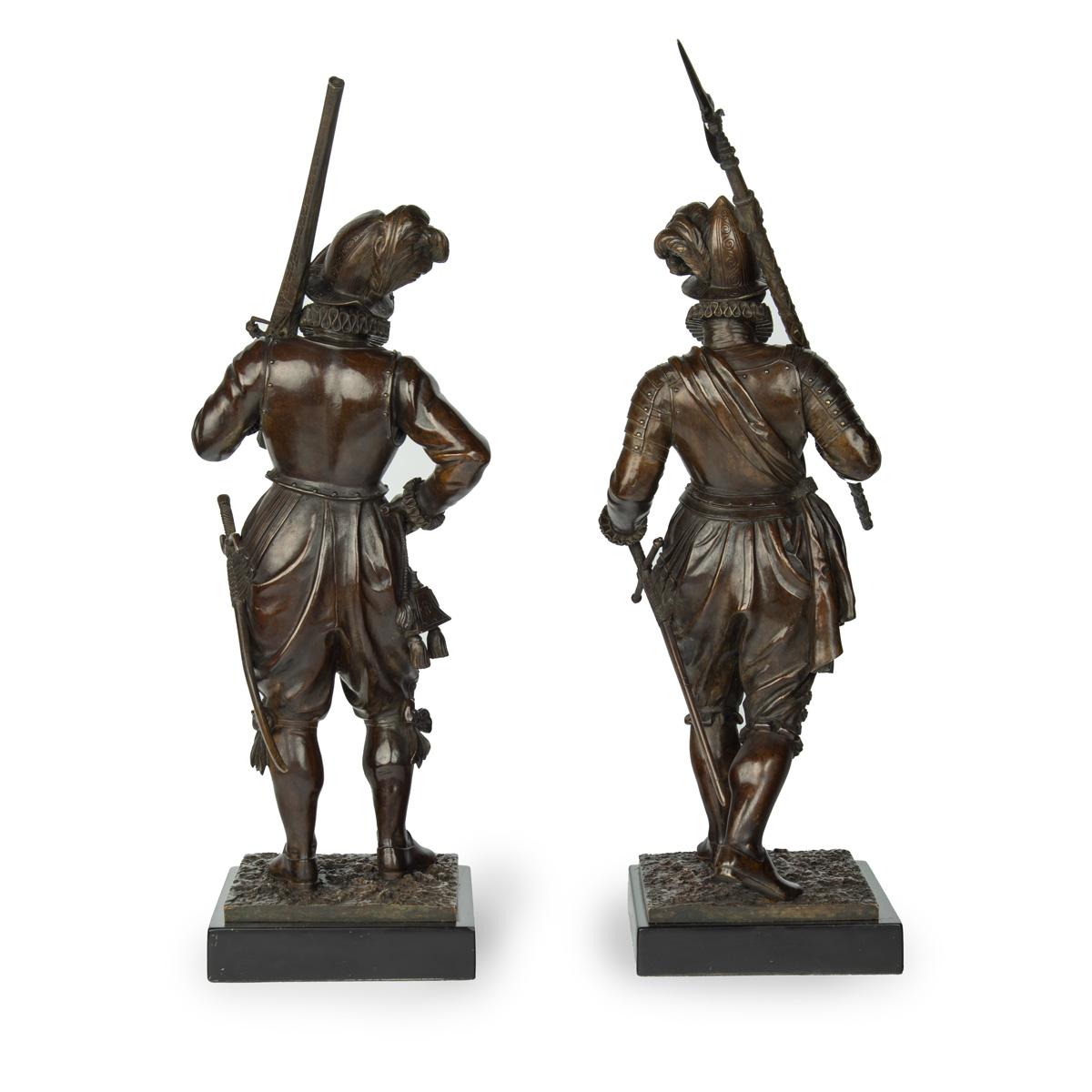 Pair of bronze standing figures of Spanish explorer & Conquistador Hernan Cortes For Sale 3