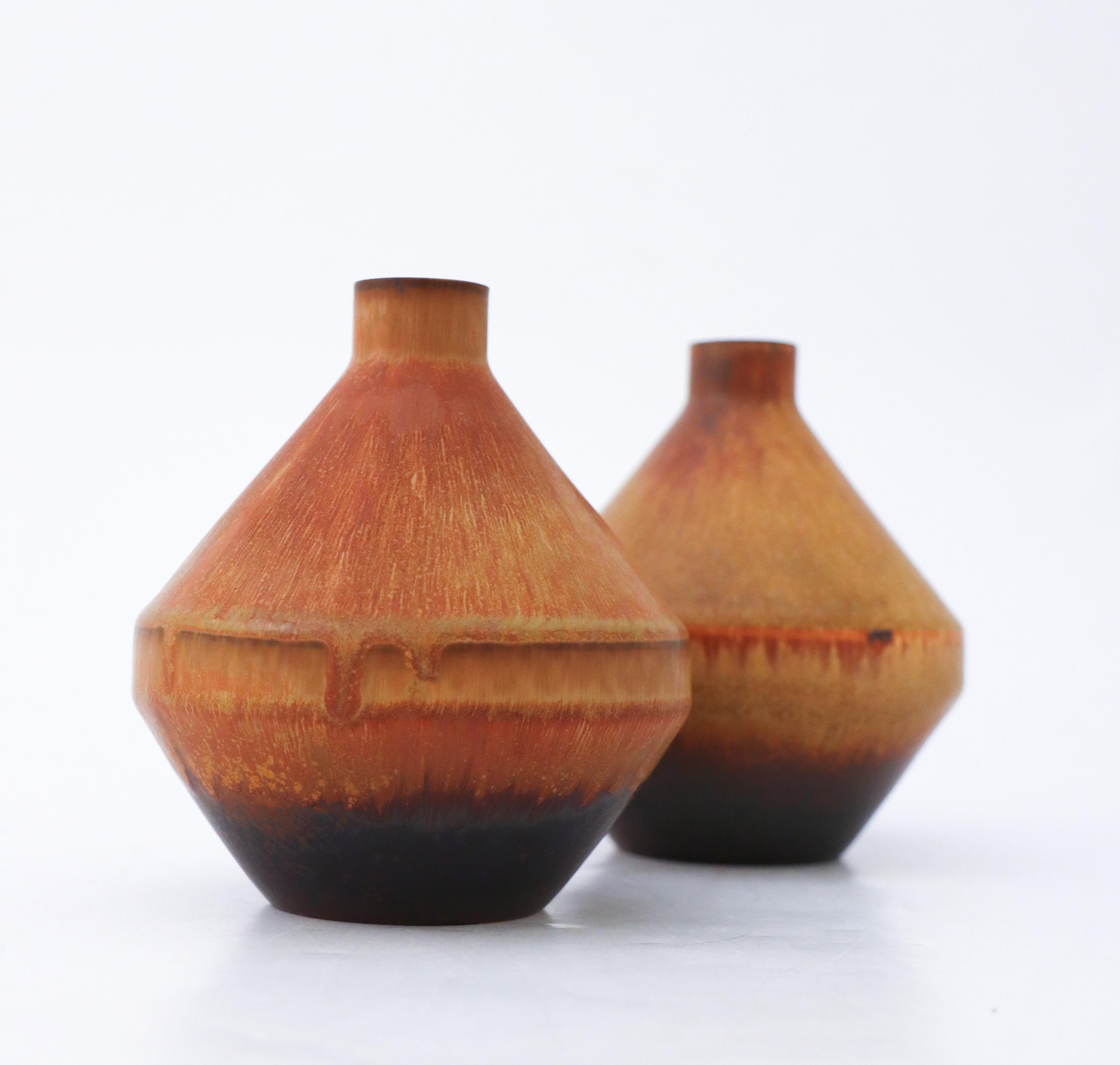 Vernissé Paire de vases en céramique Brown Carl-Harry Stålhane Rörstrand, Midcentury Vintage en vente