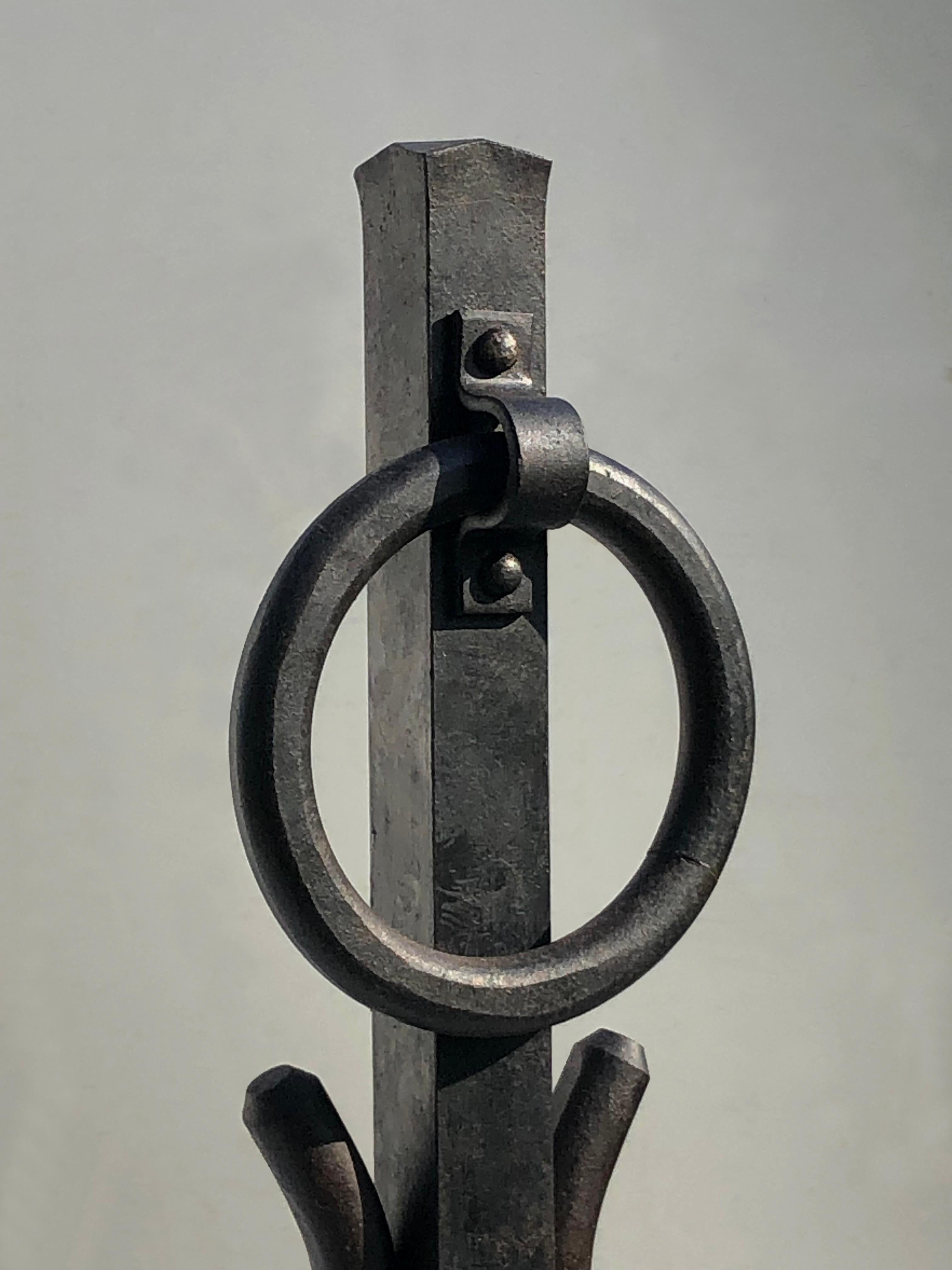 Brutalisme Paire d'ANDIRONS BRUTALIST MODERNIST SHABBY-CHIC en fer forgé, France 1960 en vente
