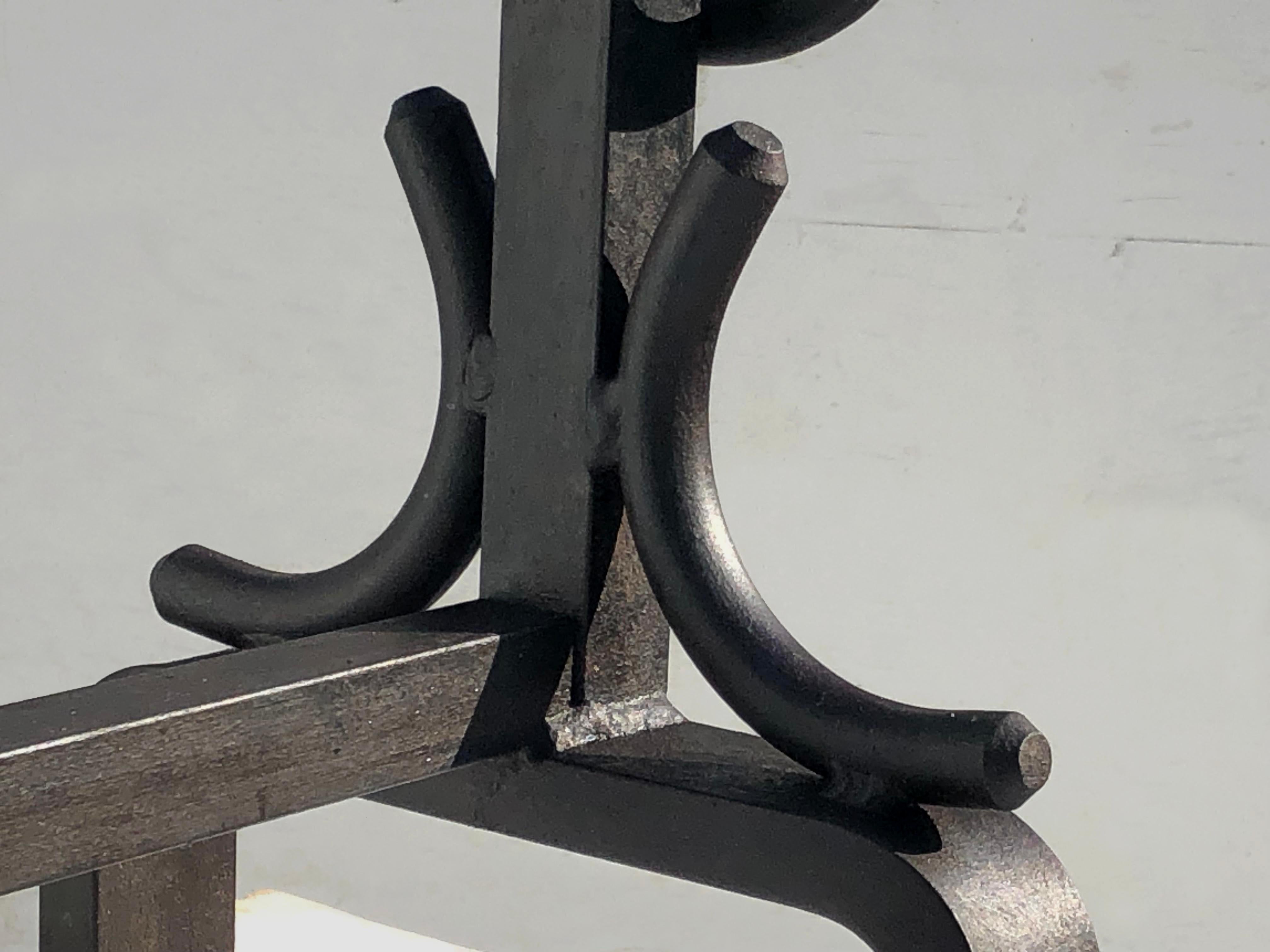 Milieu du XXe siècle Paire d'ANDIRONS BRUTALIST MODERNIST SHABBY-CHIC en fer forgé, France 1960 en vente