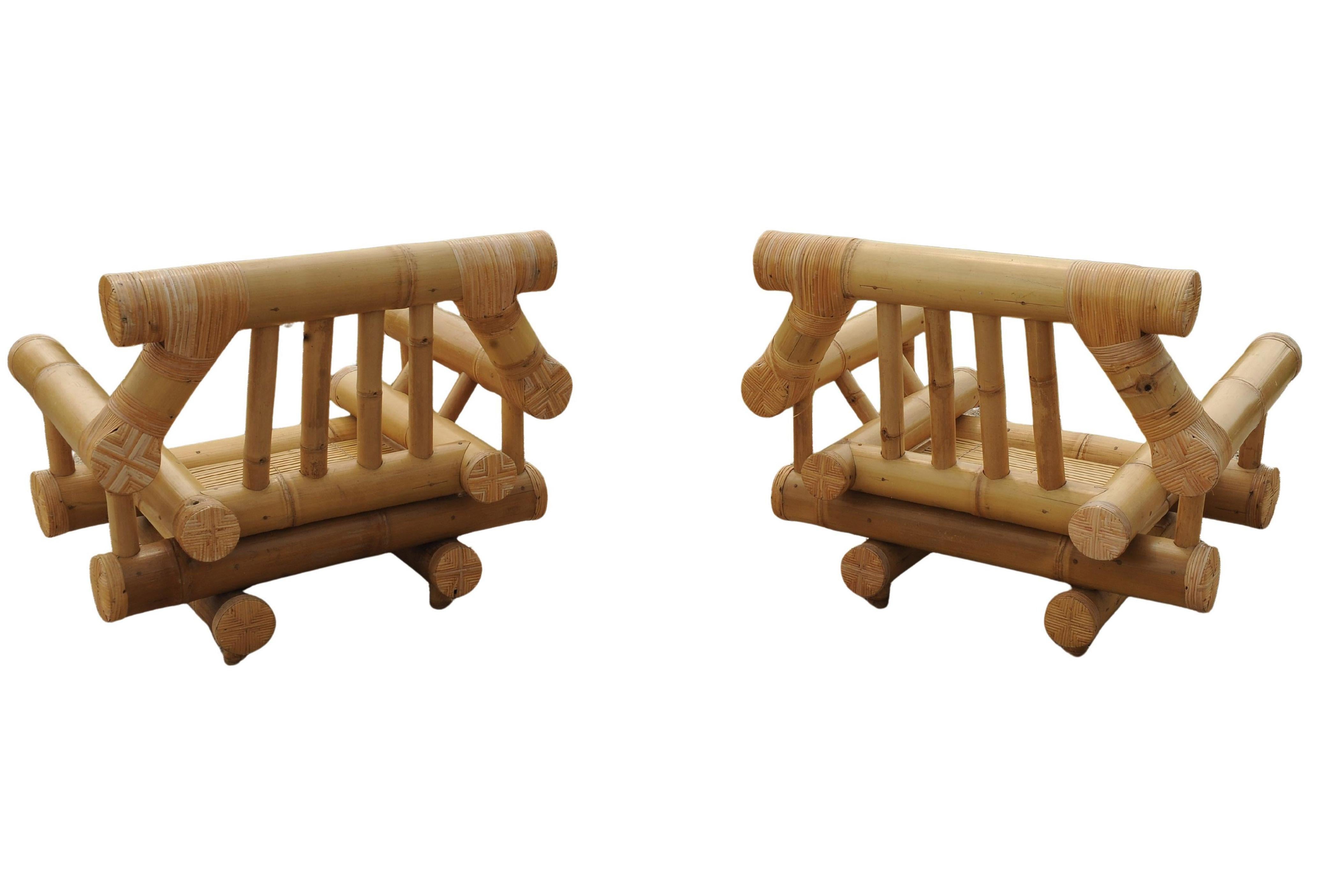 1970's Mid Century Modern Bamboo Lounge Chairs By Budji Layug For Bloomingdales (Bambus) im Angebot