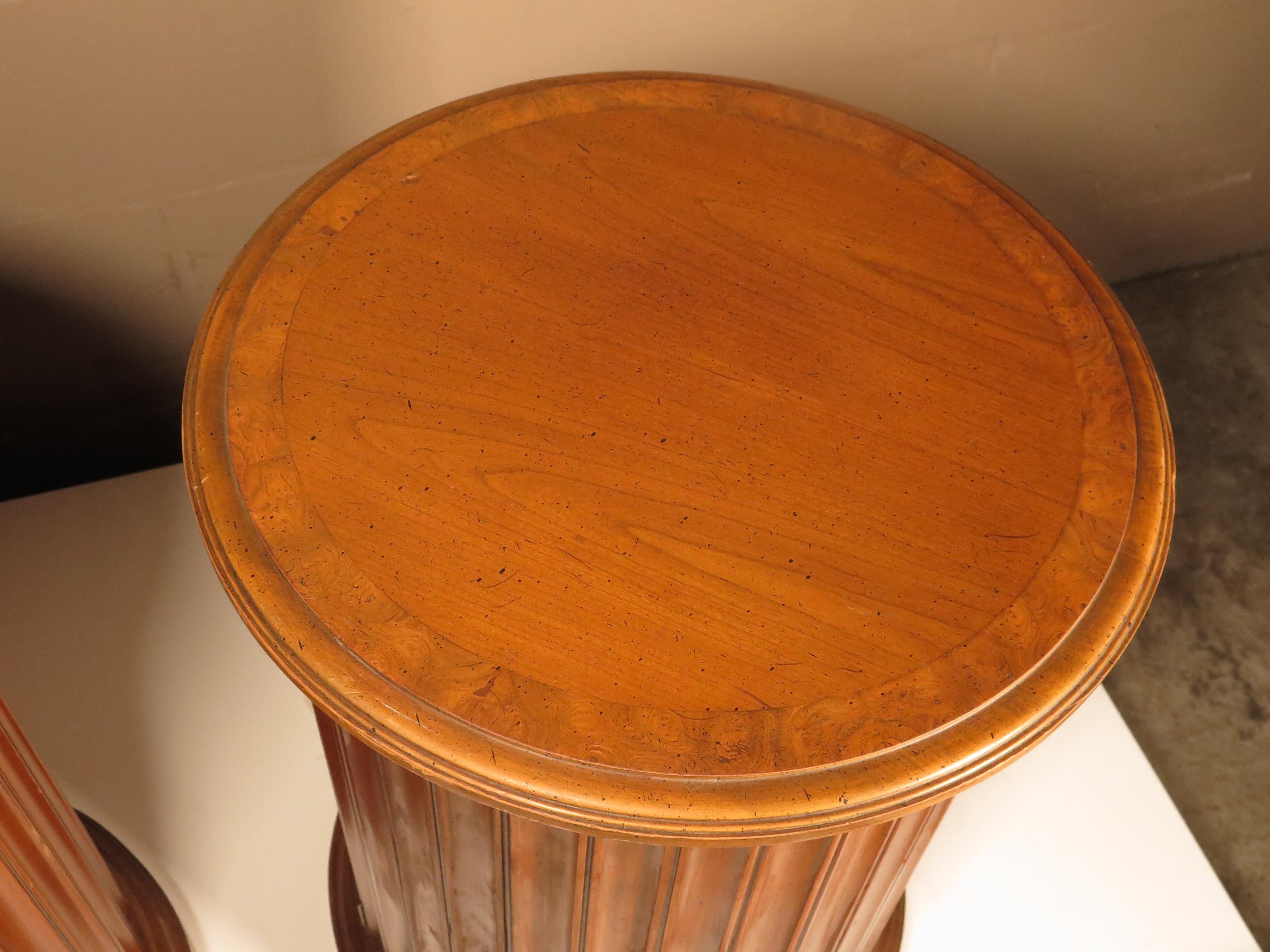 Pair of Burlwood Pedestal Tables with Speckled Finish For Sale 3