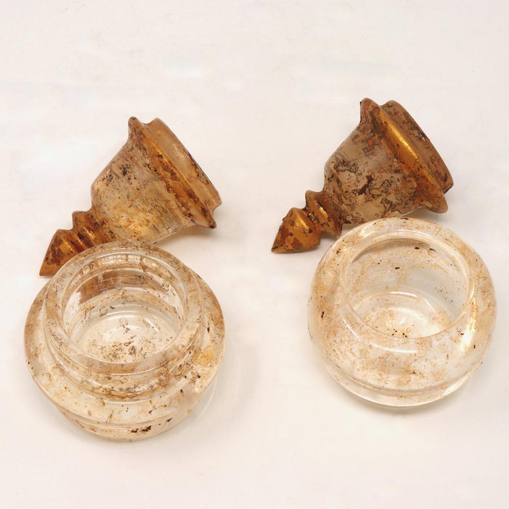 Ein Paar burmesische Bergkristall-Reliquaries im Angebot 1