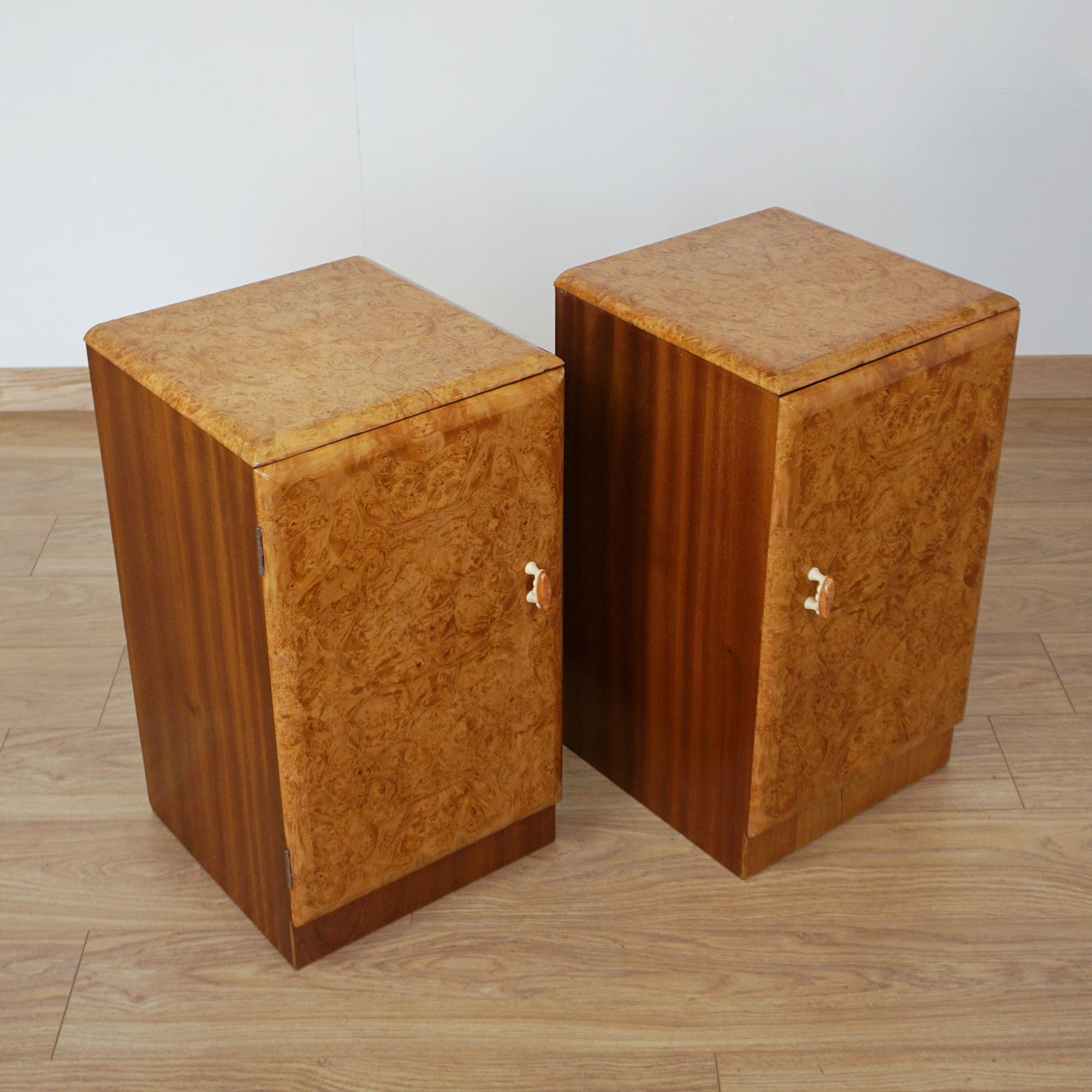 A Pair of Burr Walnut Art Deco Bedside Cabinets In Good Condition In Forest Row, East Sussex
