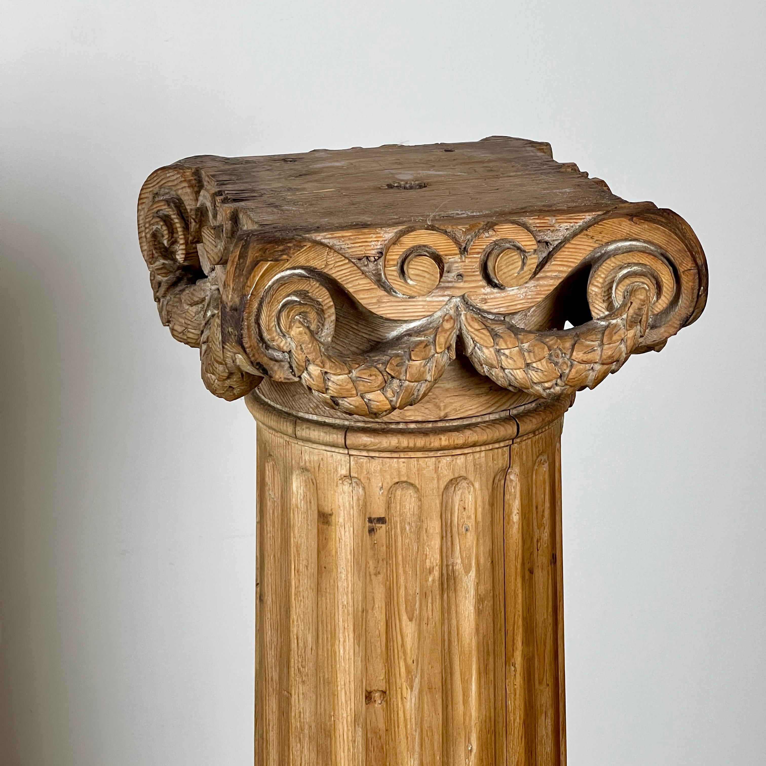 Un par de columnas clásicas de pino del siglo XIX Inglés en venta