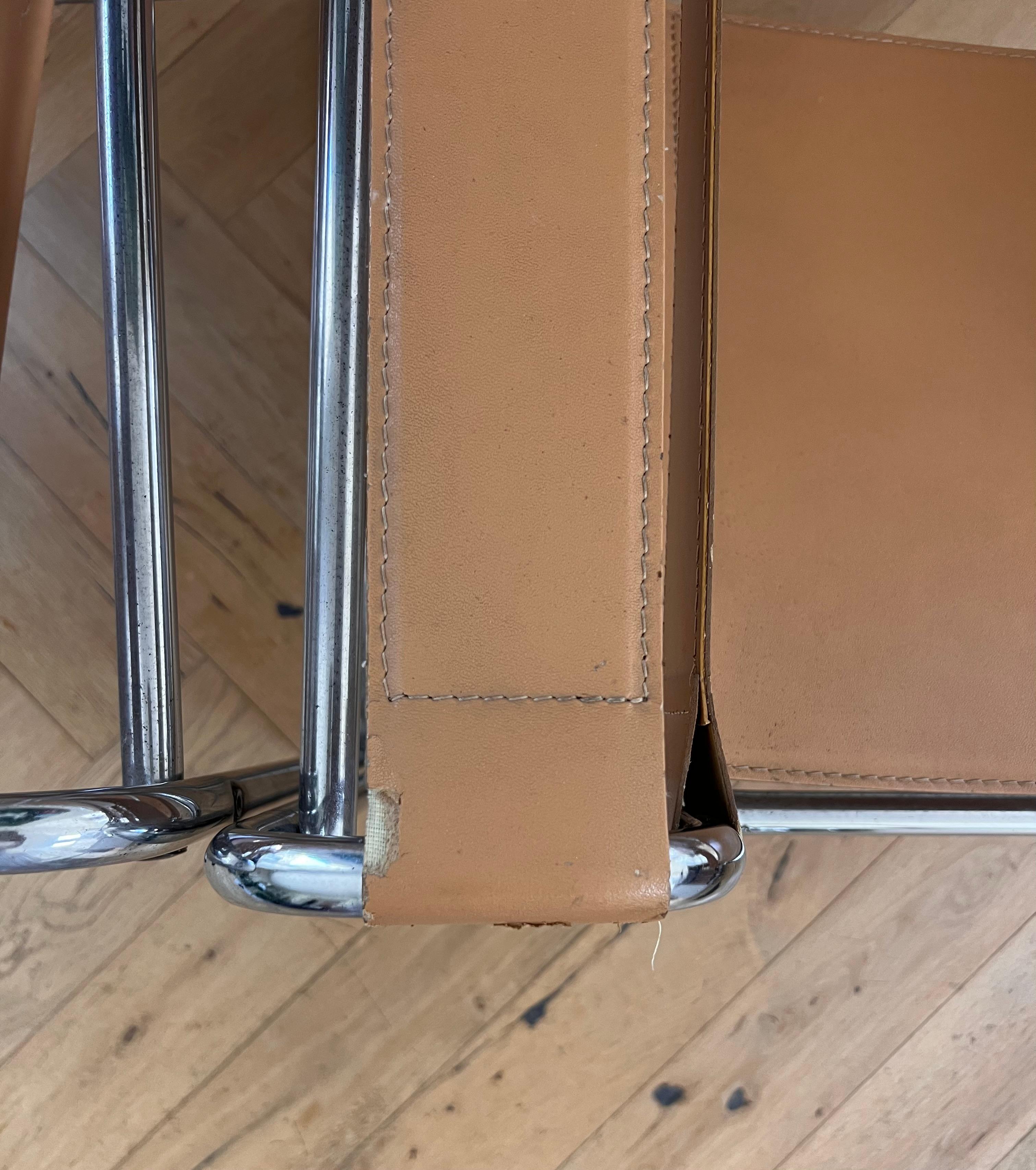 A pair of camel toned leather and chrome Wassily chairs by Marcel Breuer, 20th c 4
