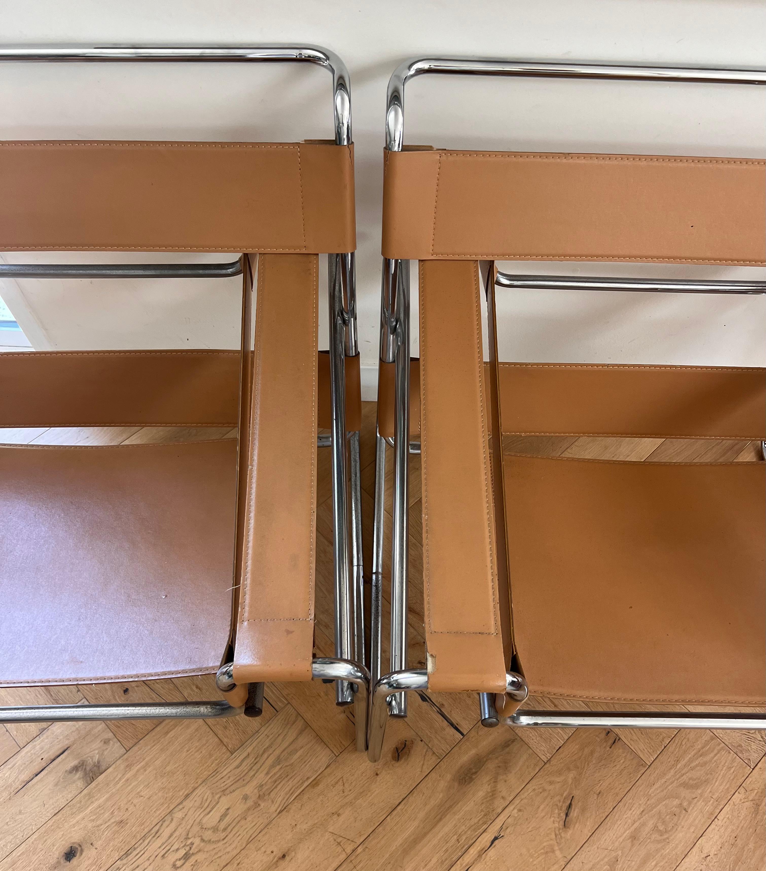 A pair of camel toned leather and chrome Wassily chairs by Marcel Breuer, 20th c 5