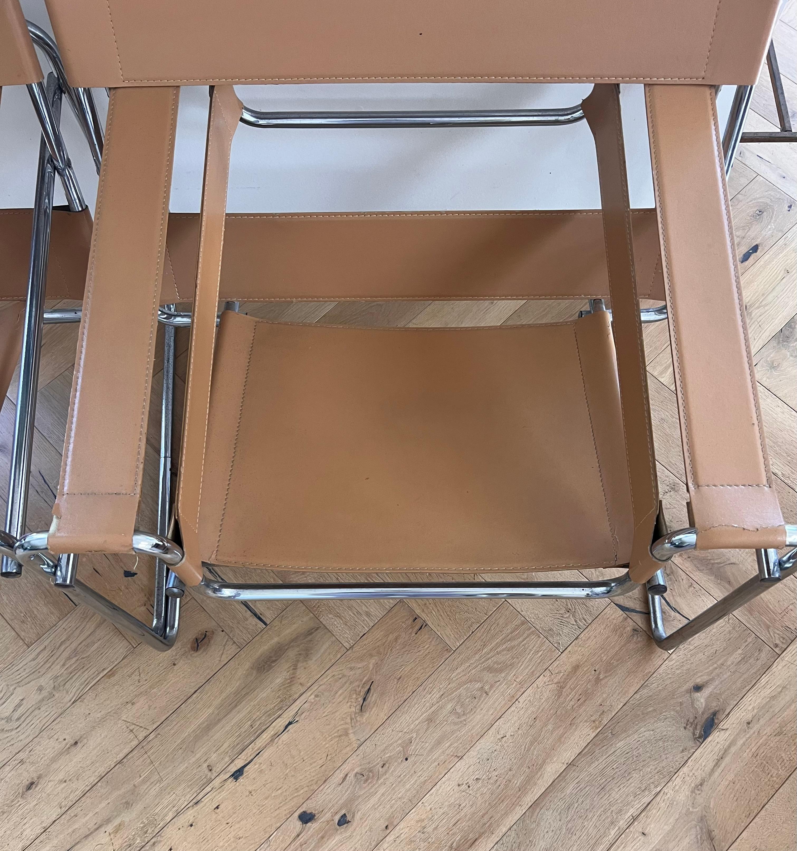 A pair of camel toned leather and chrome Wassily chairs by Marcel Breuer, 20th c 6