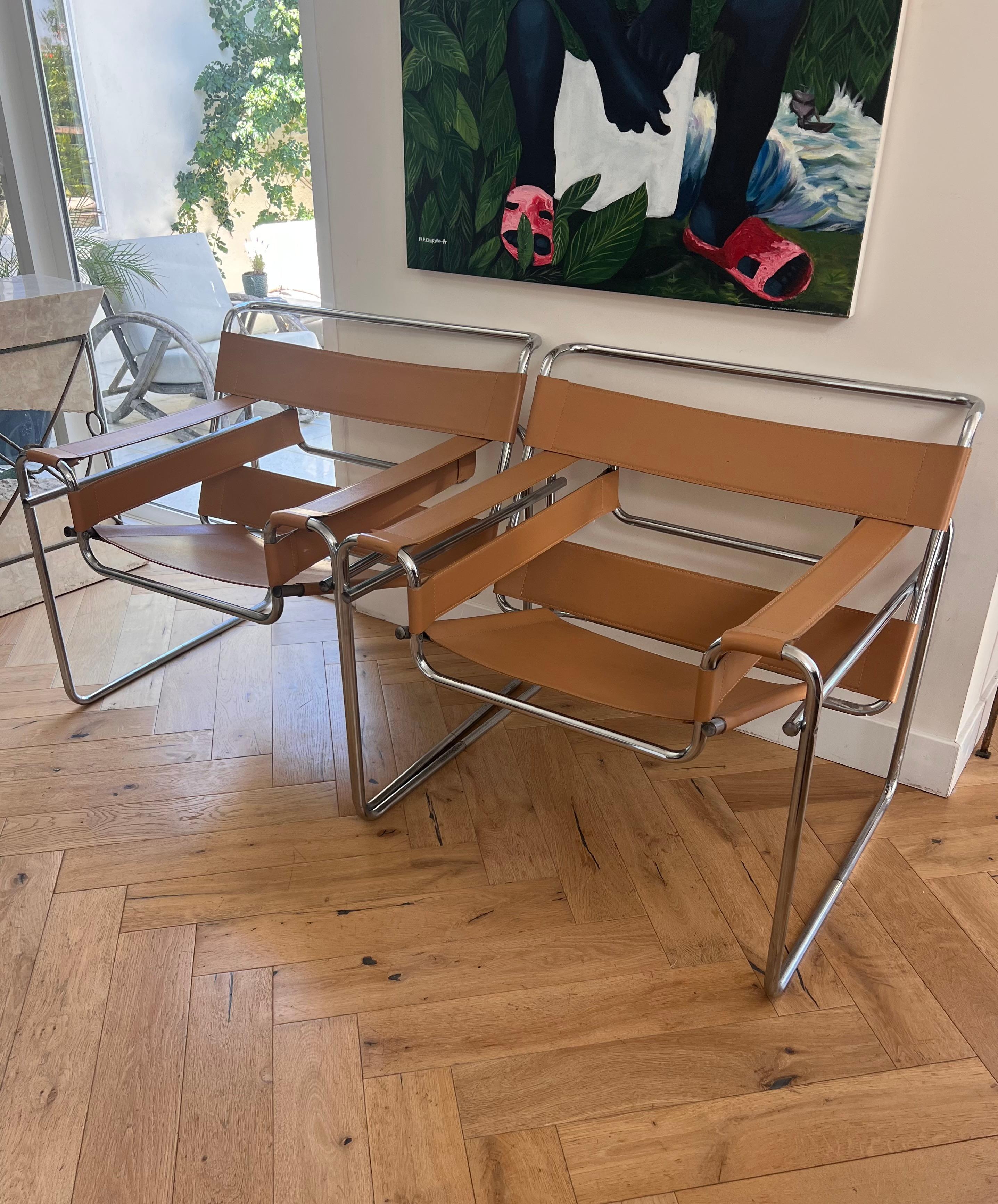 A pair of camel toned leather and chrome Wassily chairs by Marcel Breuer, 20th c 7