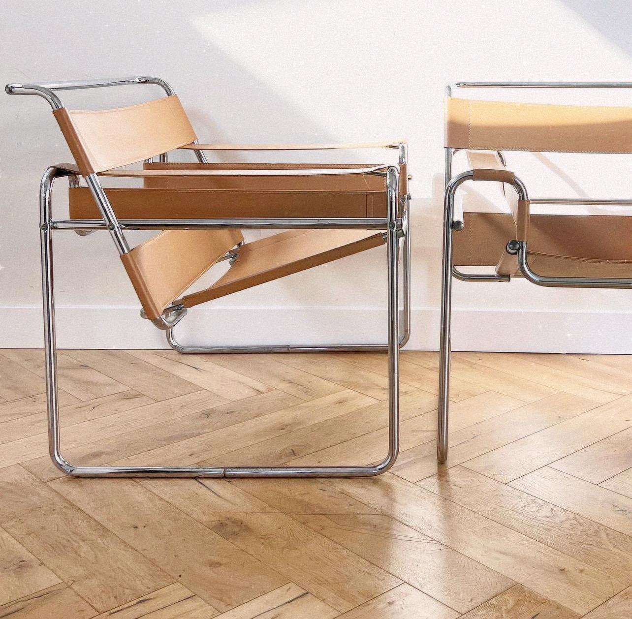 Bauhaus A pair of camel toned leather and chrome Wassily chairs by Marcel Breuer, 20th c