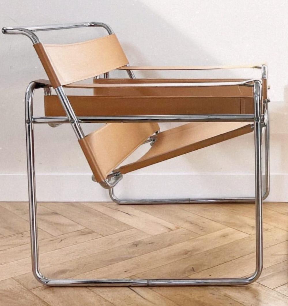 A pair of camel toned leather and chrome Wassily chairs by Marcel Breuer, 20th c 1