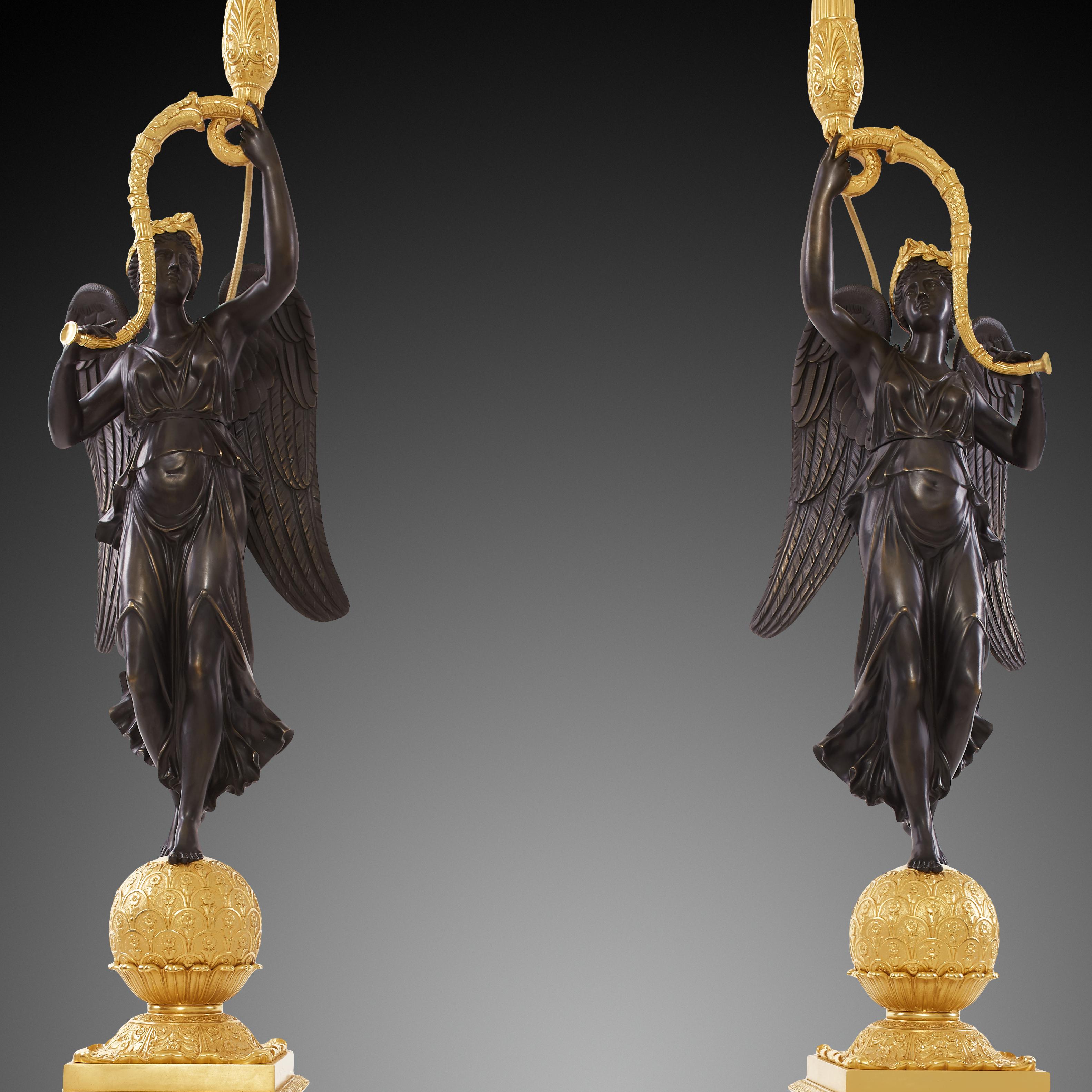 Paar Kandelaber aus dem 19. Jahrhundert, Louis-Philippe (Vergoldet) im Angebot
