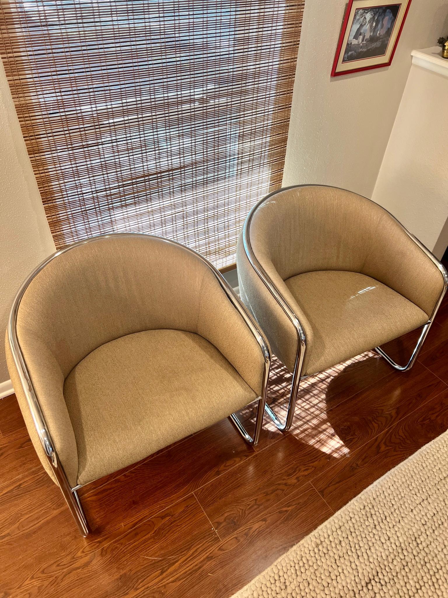 Pair of Cantilevered Chrome Barrel Back Club Chairs by Anton Lorenz for Thonet For Sale 1
