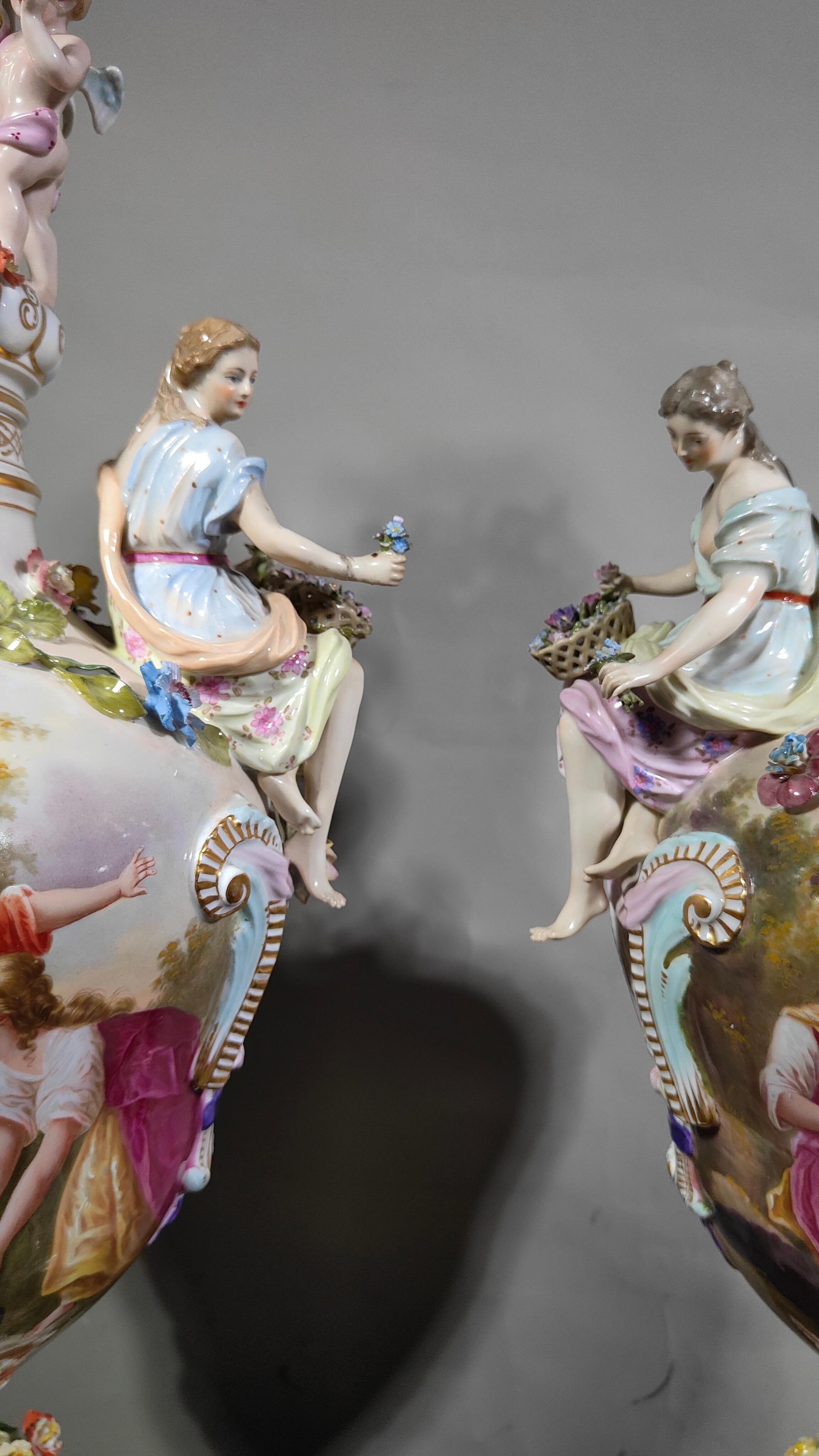A Pair Of Carl Thieme  German porcelain Vases, Lids And Pedestals (potschappel) For Sale 3