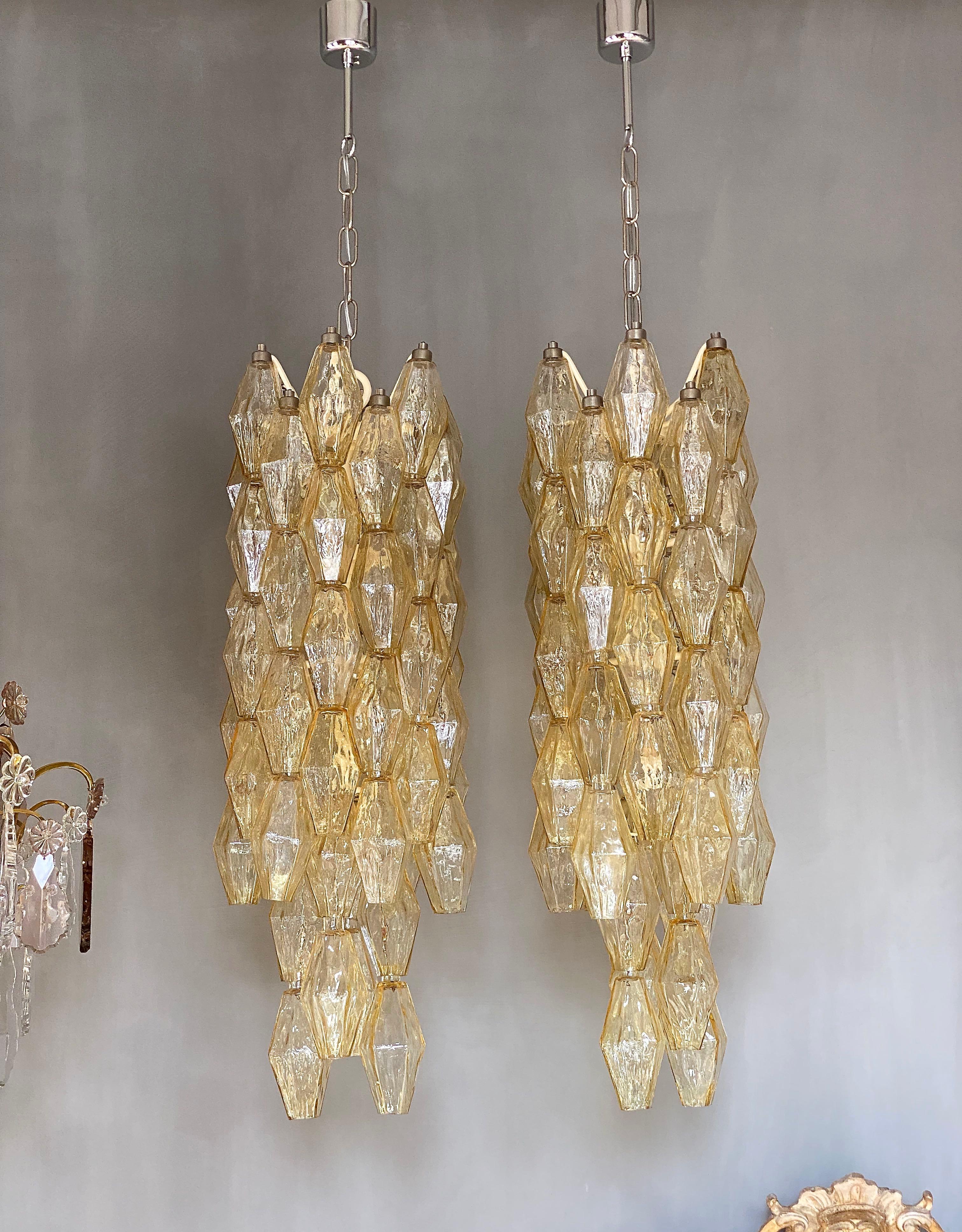 A pair of Carlo Scarpa Murano chandeliers 'Poliedri' for Venini  For Sale 2