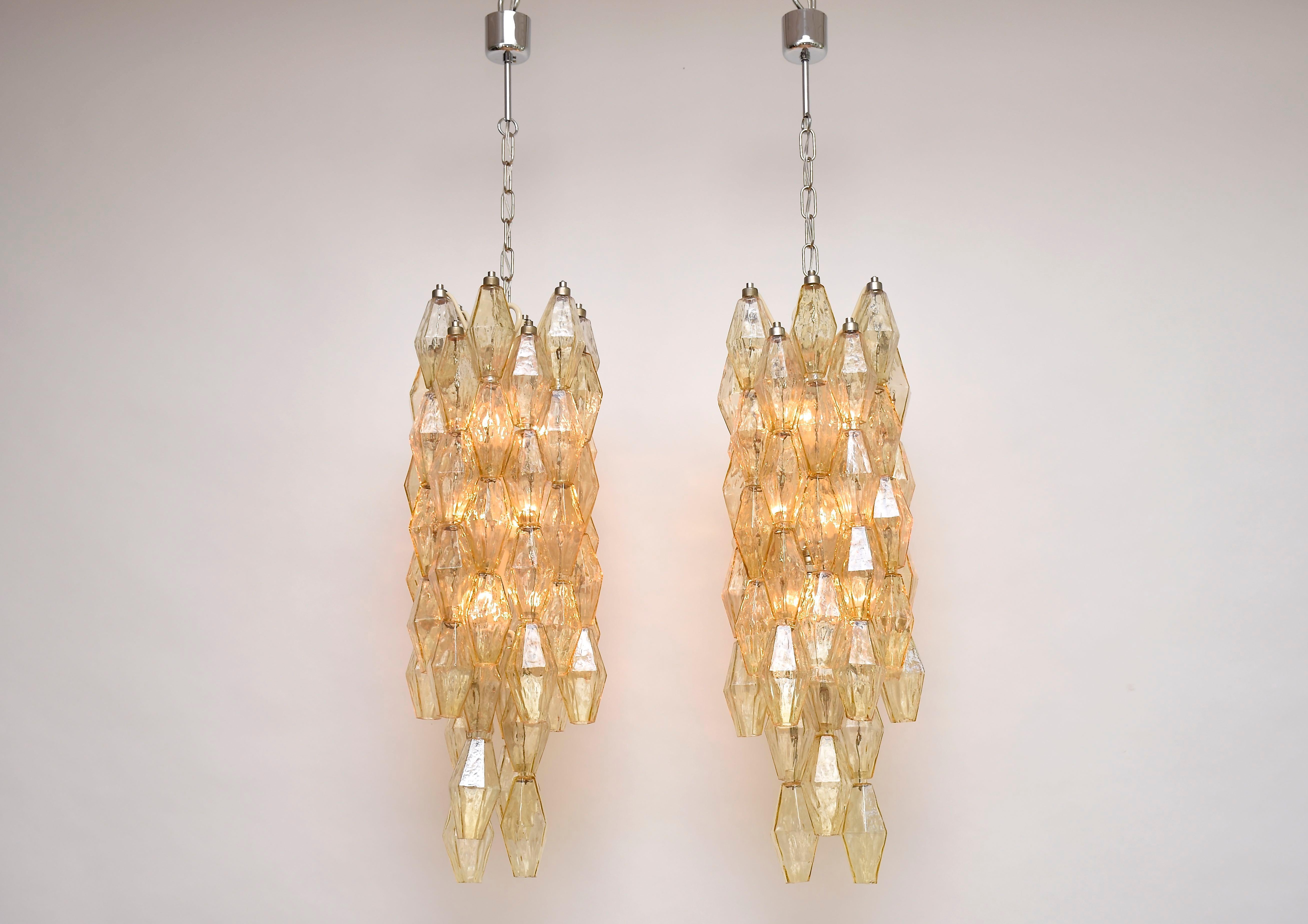 A pair of Carlo Scarpa Murano chandeliers 'Poliedri' for Venini  For Sale 1