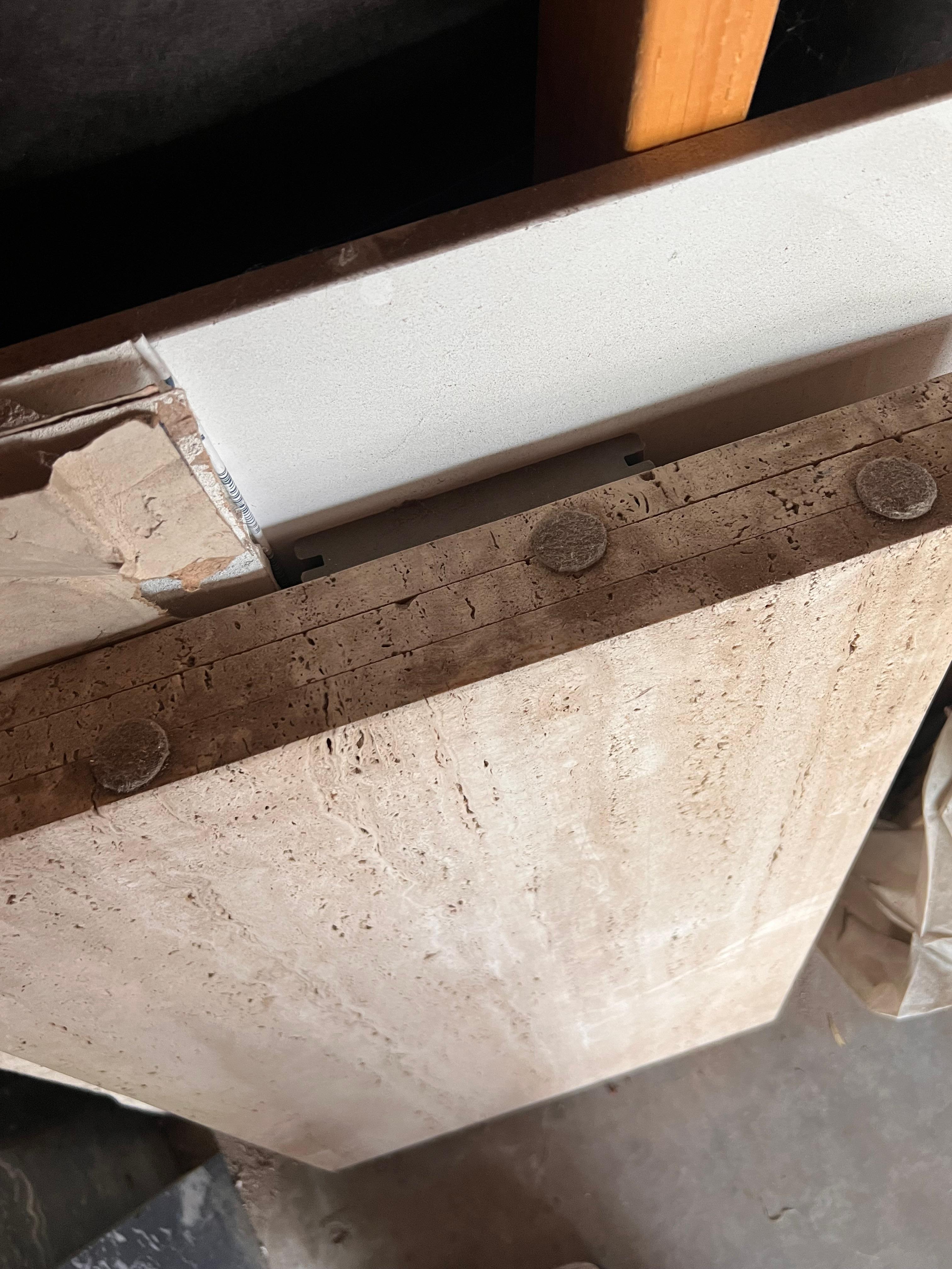 Hand-Carved A pair of Carlo Scarpa style vintage Italian travertine slabs, 20th century For Sale