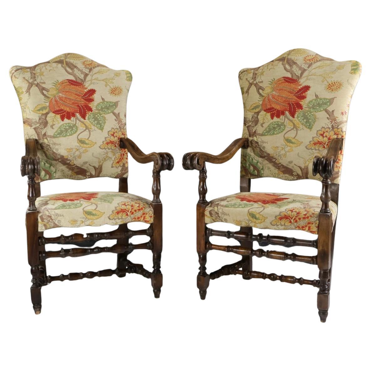 Paire de fauteuils de style Carolien