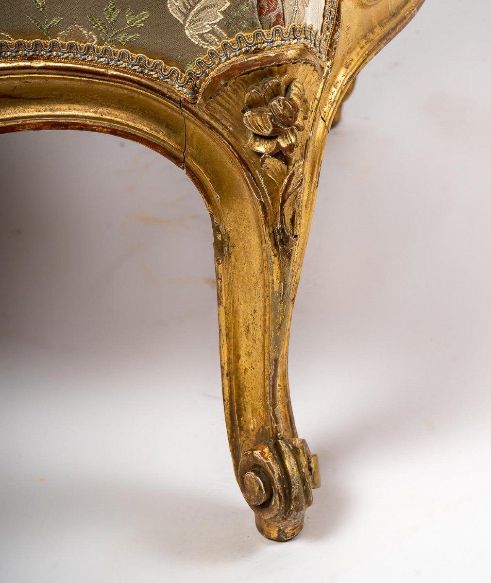 A pair of carved and gilded wood Bergères, Louis XV style cambered legs with silk fabric. Seat with a large cushion. In perfect condition.
Late 19th century, Napoleon III period.
Measures: H: 102 cm, W: 78 cm; D: 80 cm.