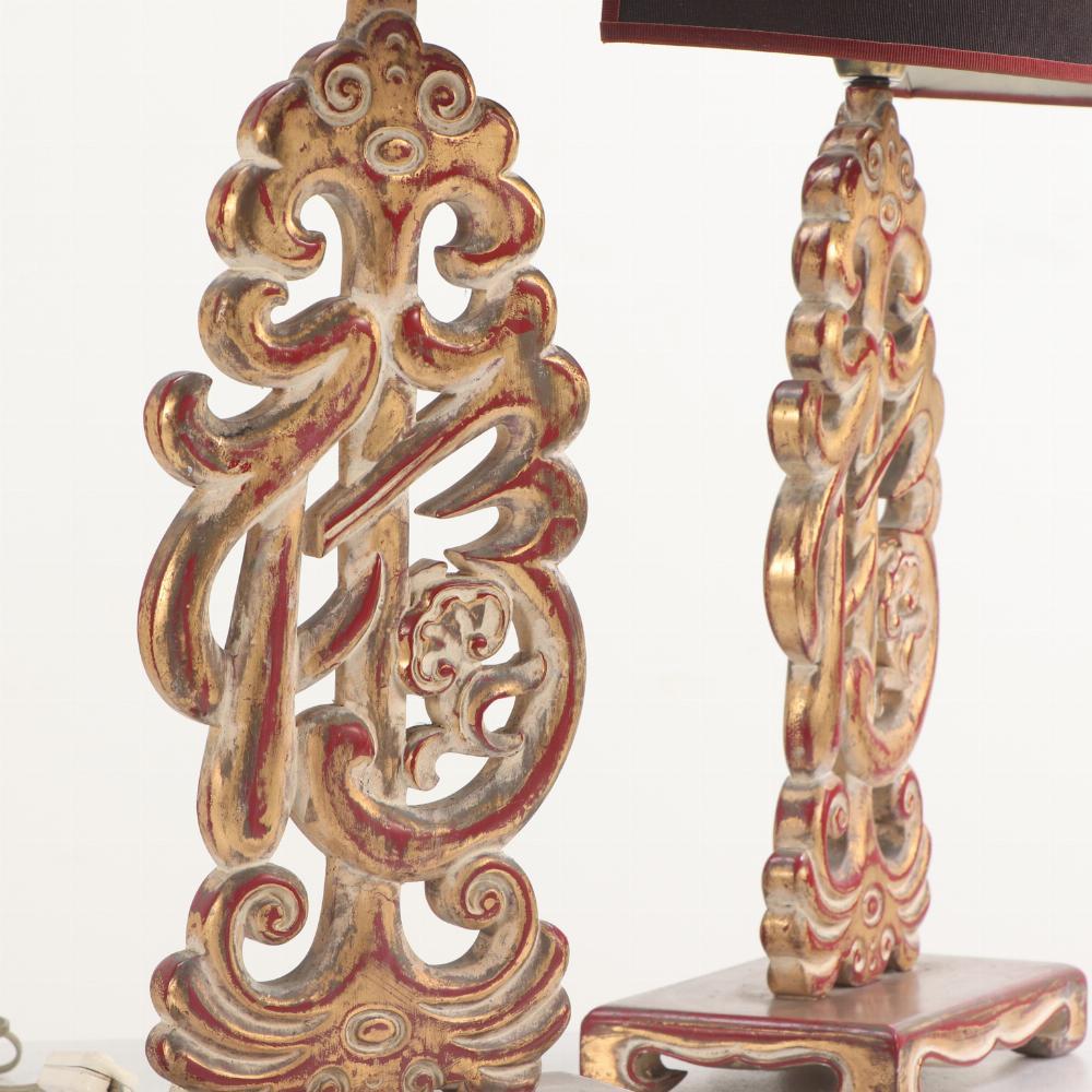 20ième siècle Paire de lampes de table sculptées à la manière de James Mont, C. 1950. en vente