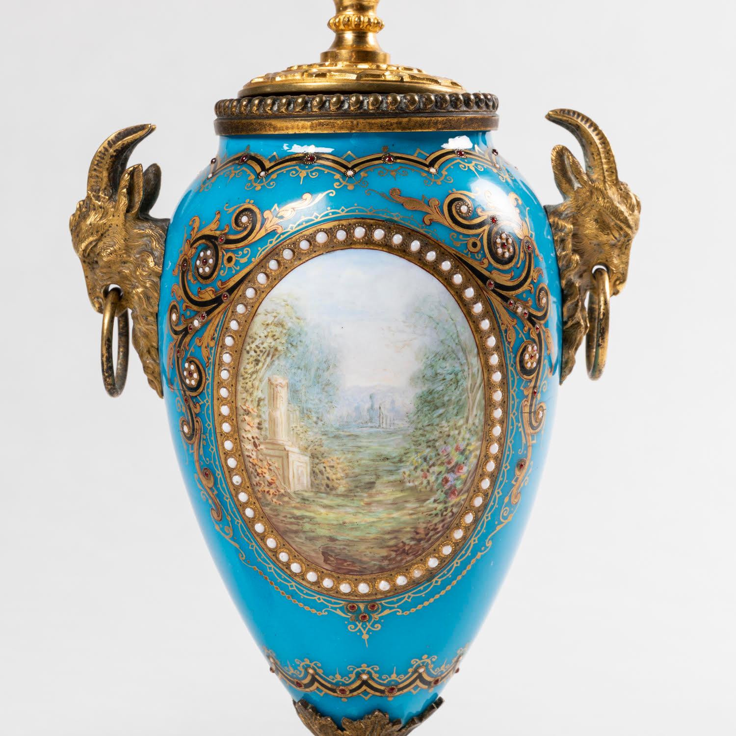 Paire de cassolettes formant des chandeliers, période Napoléon III. en vente 3