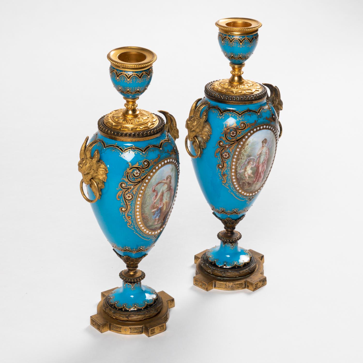 Français Paire de cassolettes formant des chandeliers, période Napoléon III. en vente