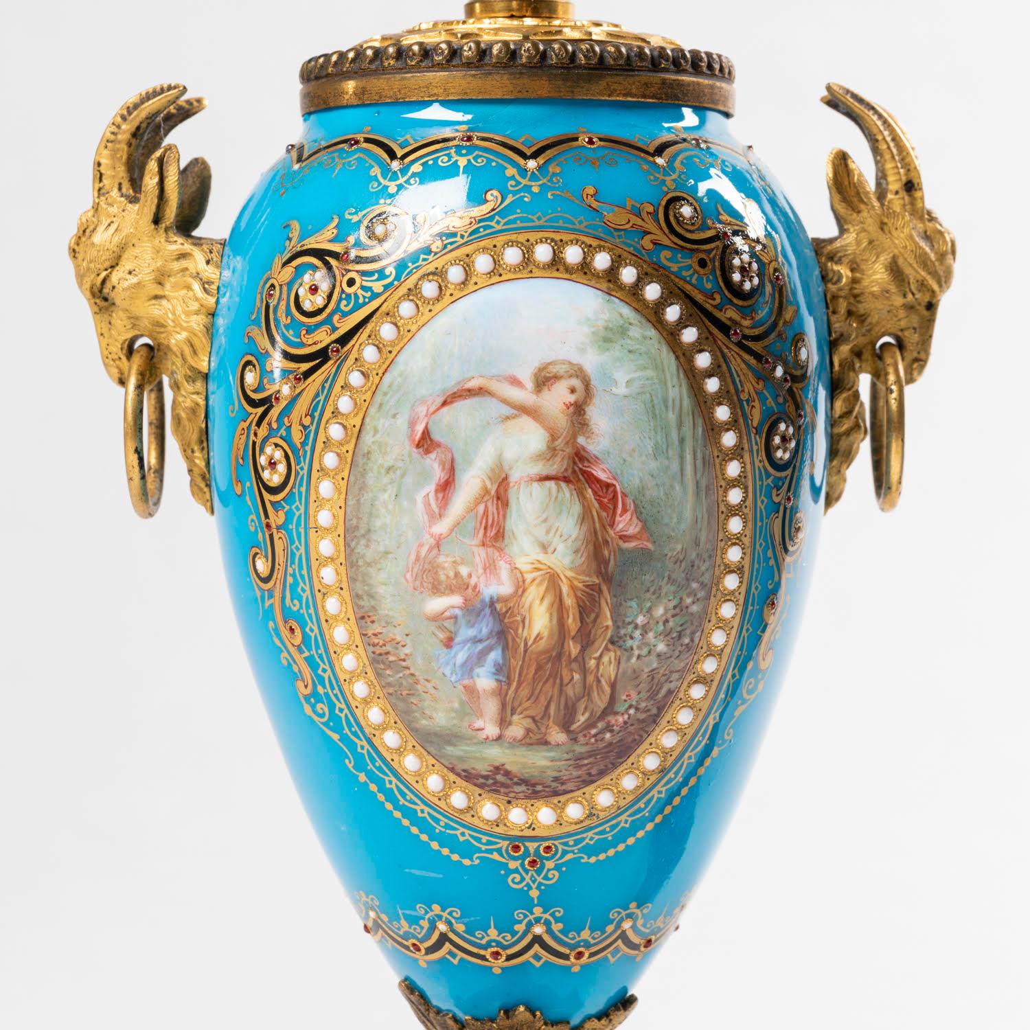 Bronze Paire de cassolettes formant des chandeliers, période Napoléon III. en vente
