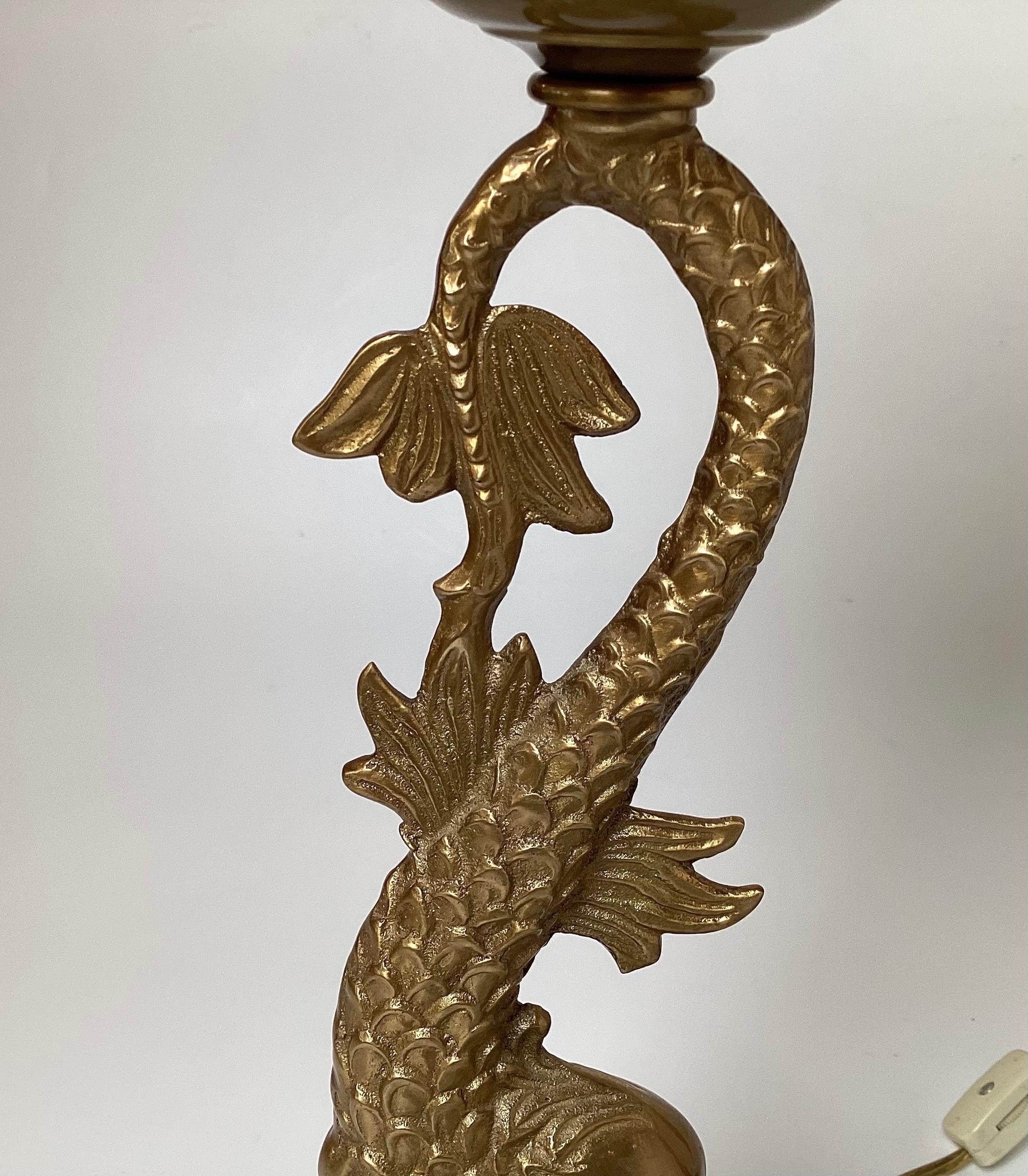 Pair of Cast Brass Dolphin Motif Buffet Lamps In Excellent Condition For Sale In Lambertville, NJ
