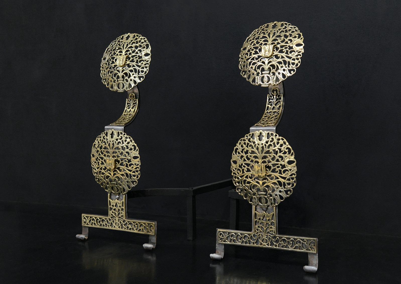 A Pair of Cast Iron firedogs with Brass Embellishments In Good Condition For Sale In London, GB