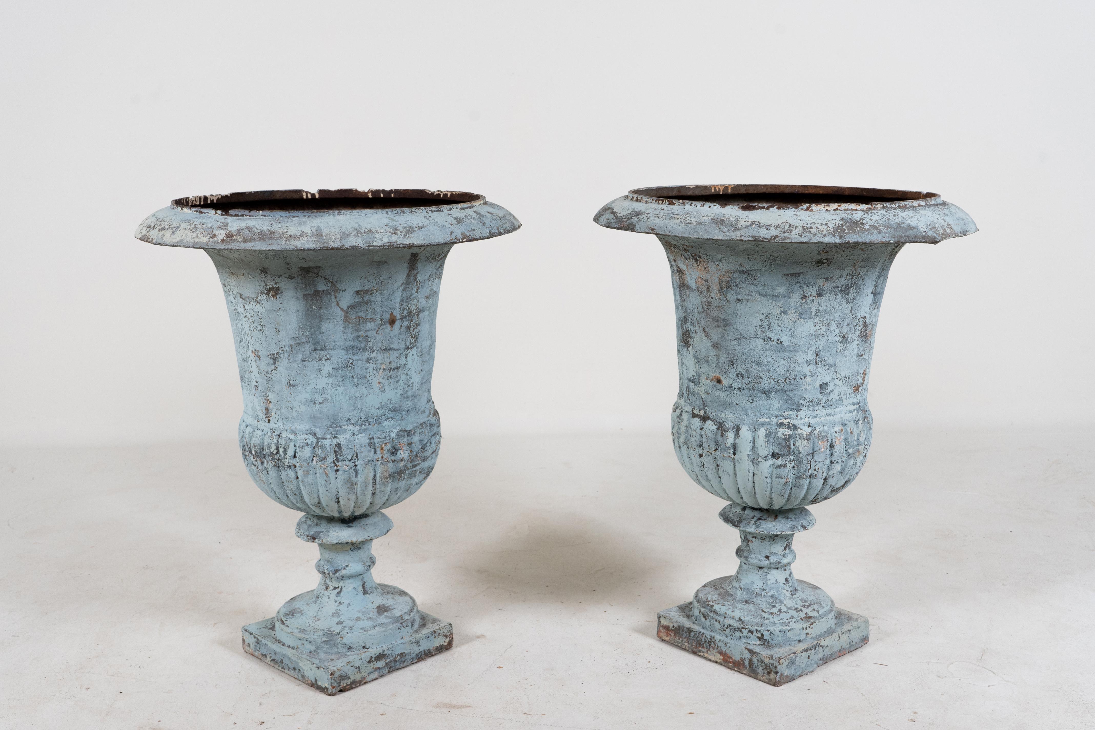 A Pair of Cast Iron French Garden Urns In Good Condition For Sale In Chicago, IL