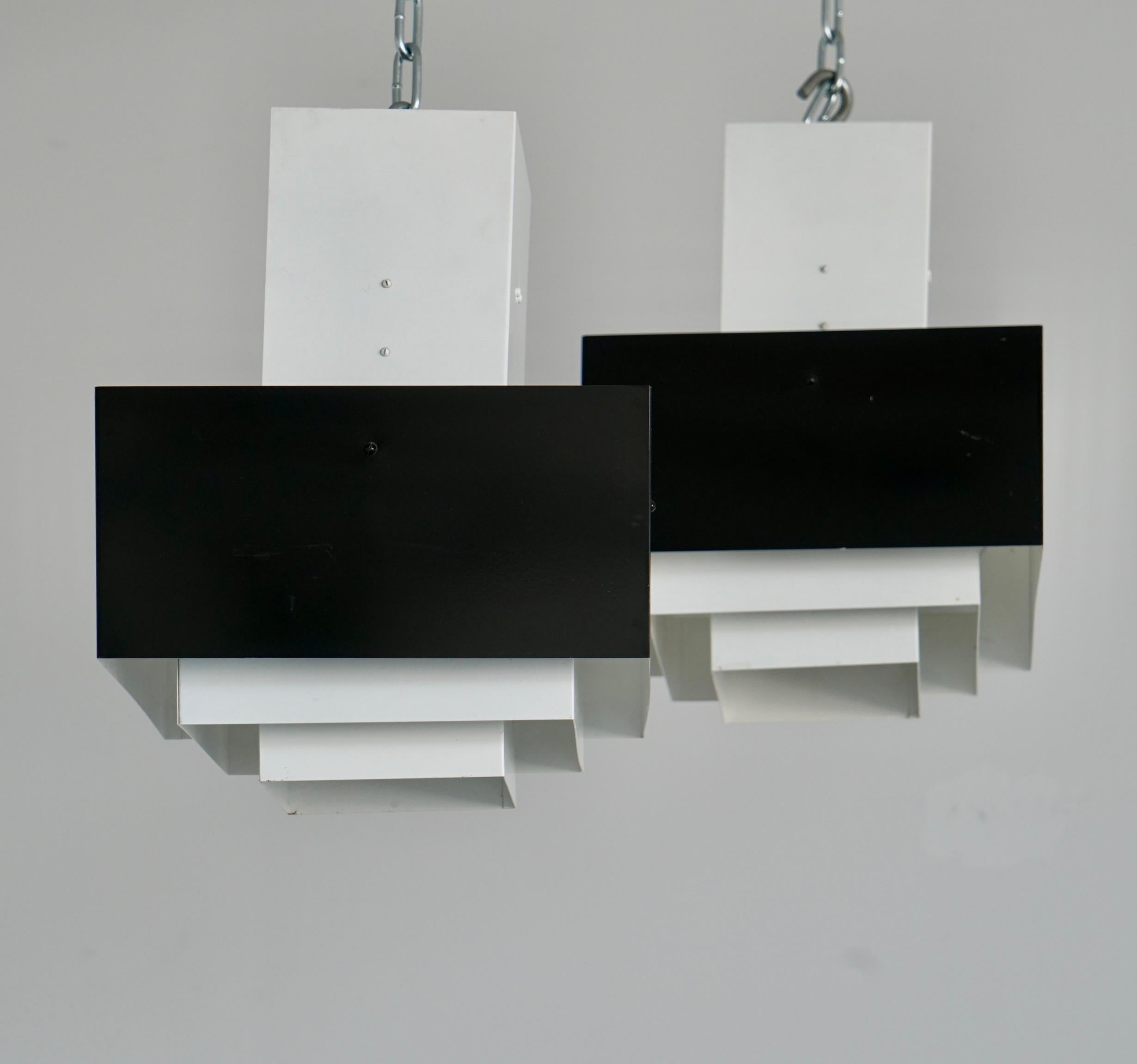 Scandinavo moderno Una coppia di lampade da soffitto di Hans-Agne Jakobsson in vendita
