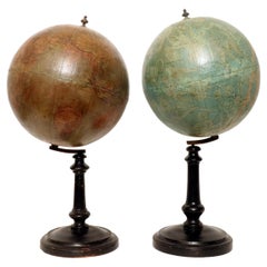 Paire de globes célestes et terrestres, E.Pini, Gussoni & Dotti, Italie 1892.