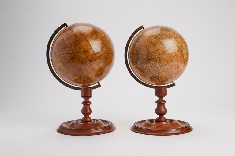 A Pair of Celestial and Terrestrial Globes, London, 1850 In Good Condition For Sale In Milan, IT