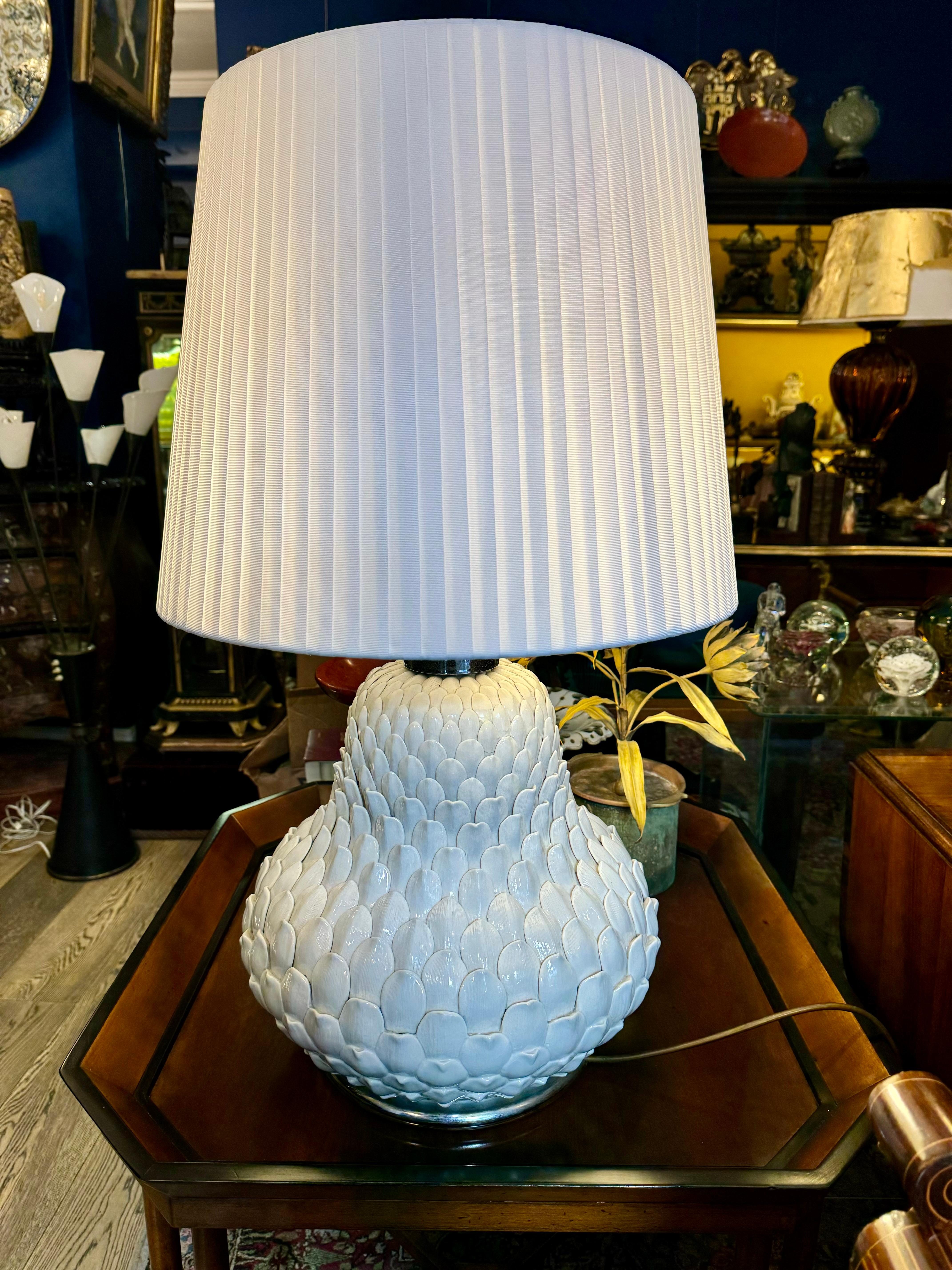Paire de lampes de table artichauts en céramique et laiton, années 1970 Bon état - En vente à CABA, AR