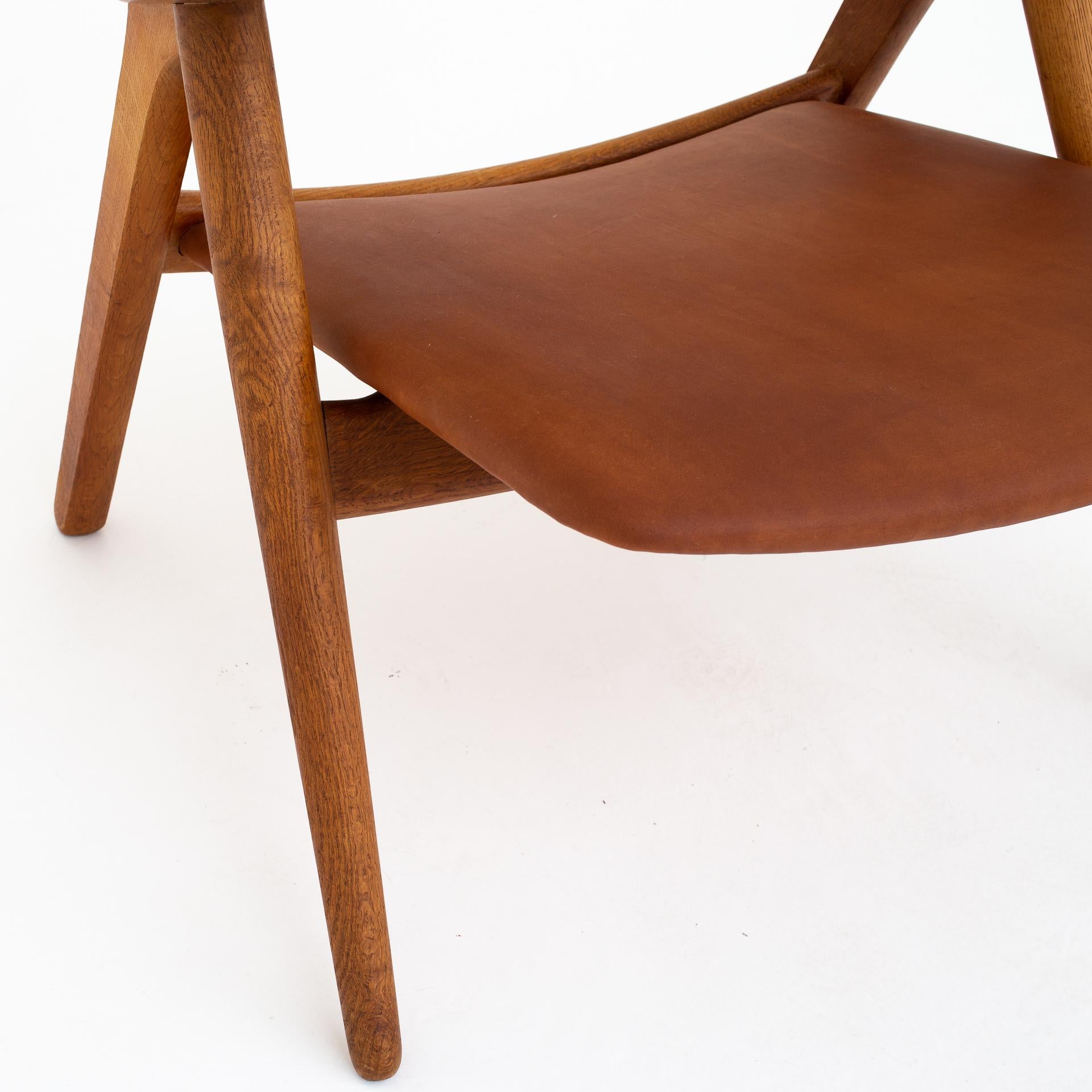 20th Century Pair of CH 28 Easy Chairs by Hans J. Wegner