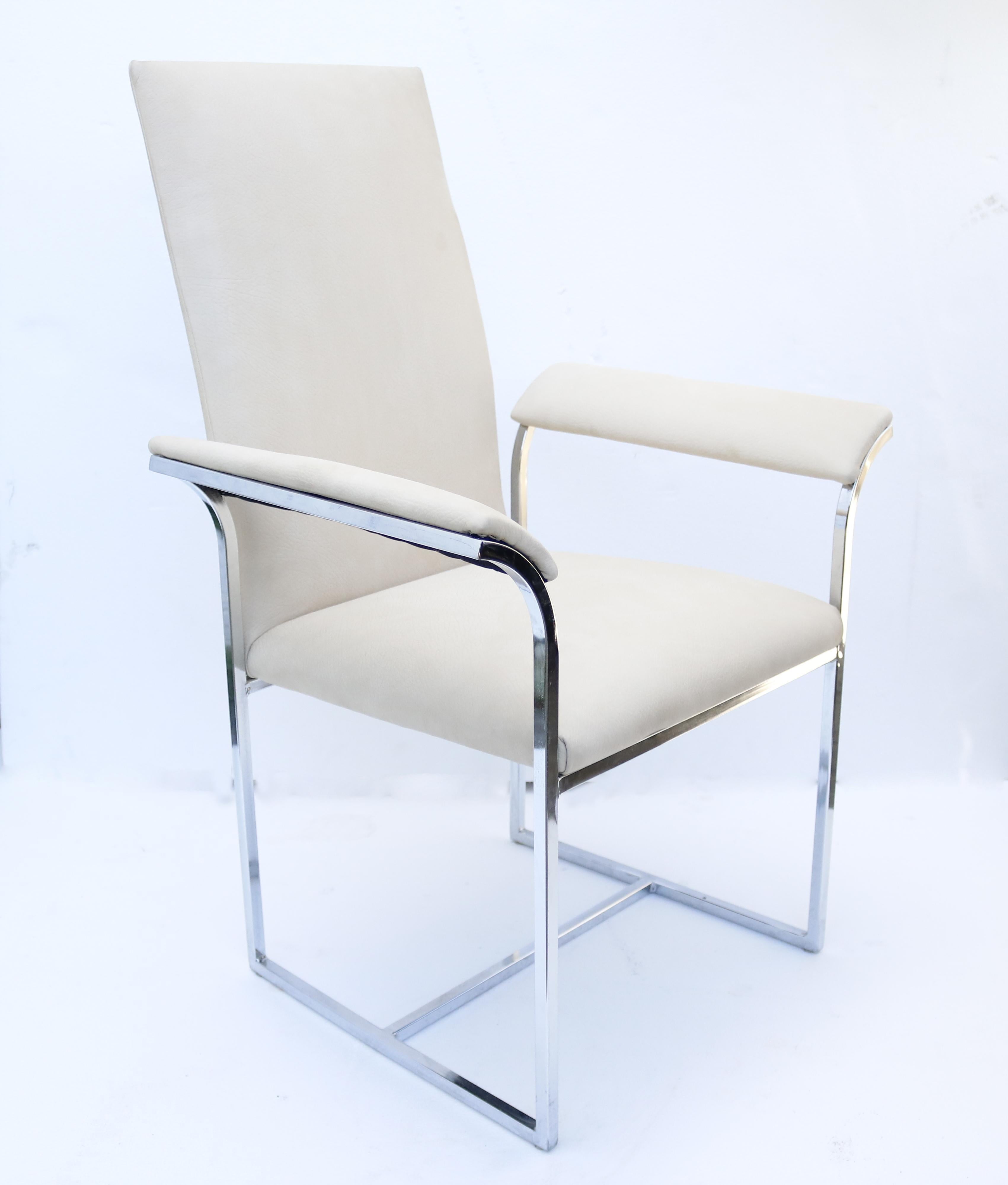 Mid-Century Modern A Pair of Chairs by Milo Baughman for Thayer Coggin