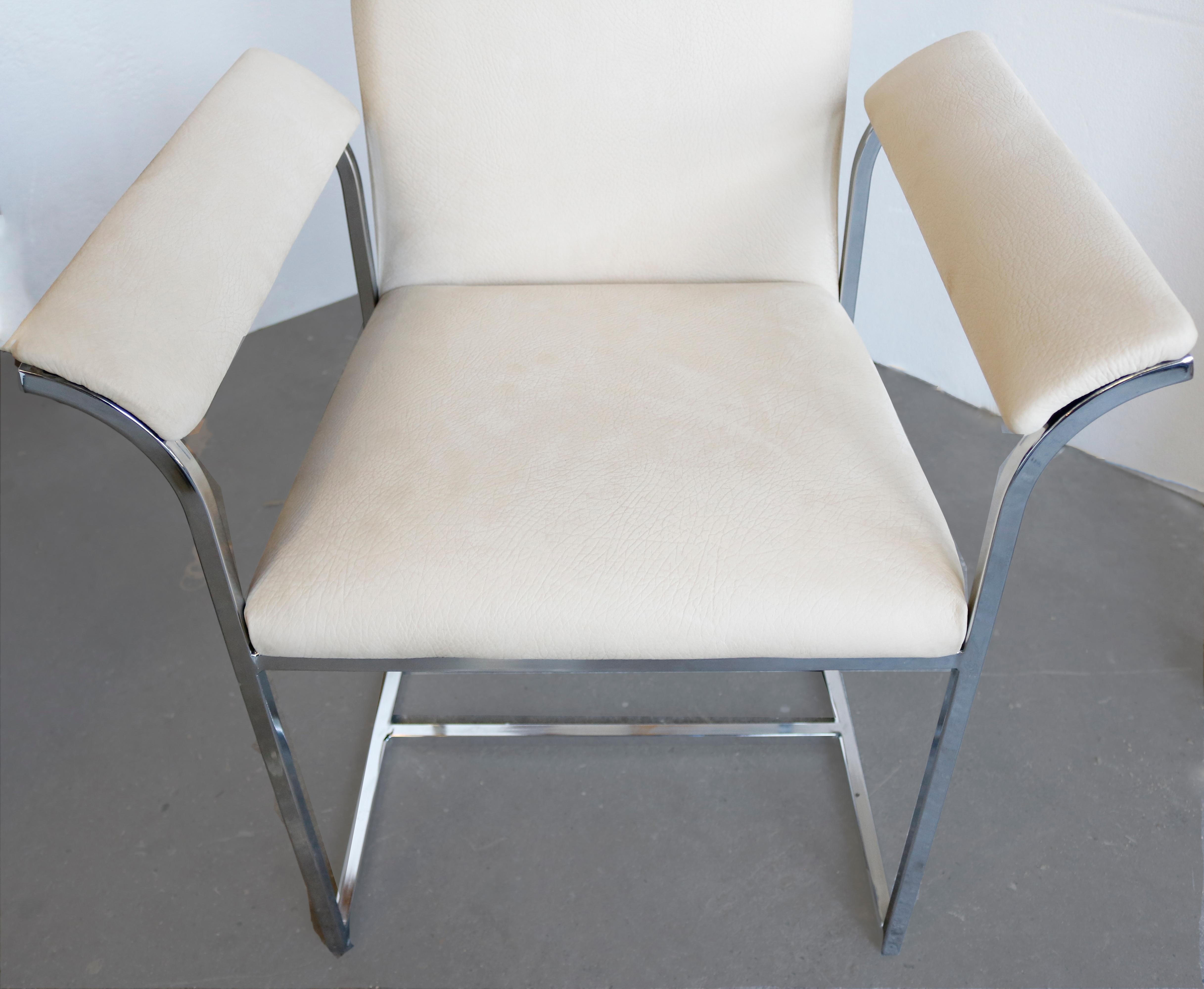 A Pair of Chairs by Milo Baughman for Thayer Coggin In Excellent Condition In Pasadena, CA