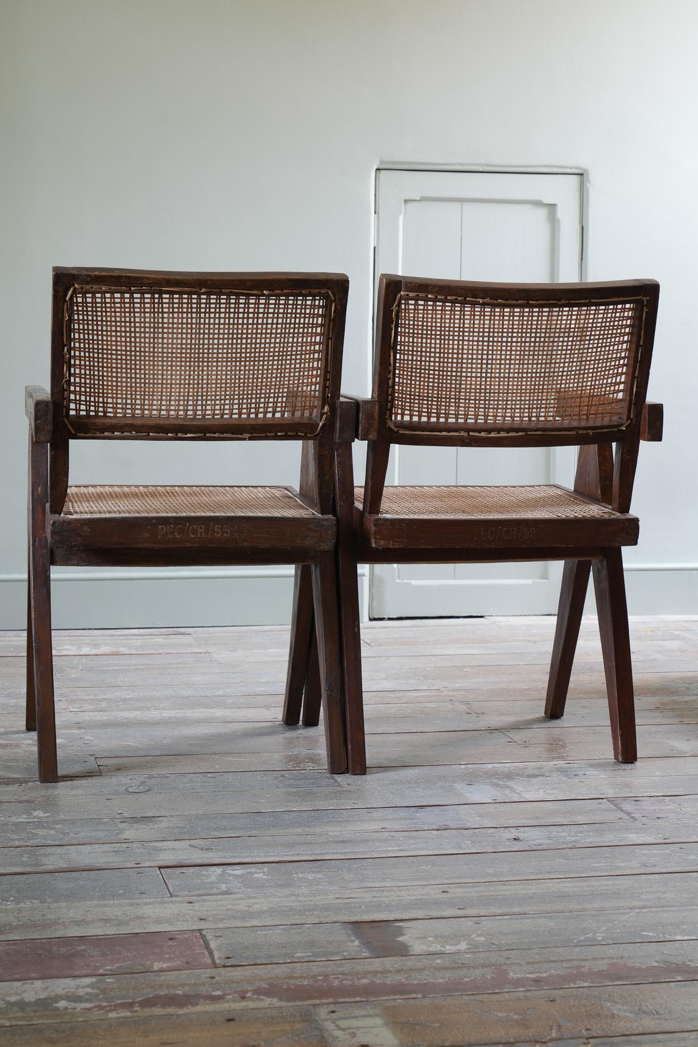 Paire de chaises de bureau en rotin de Chandigarh par Pierre Jeanneret en vente 2