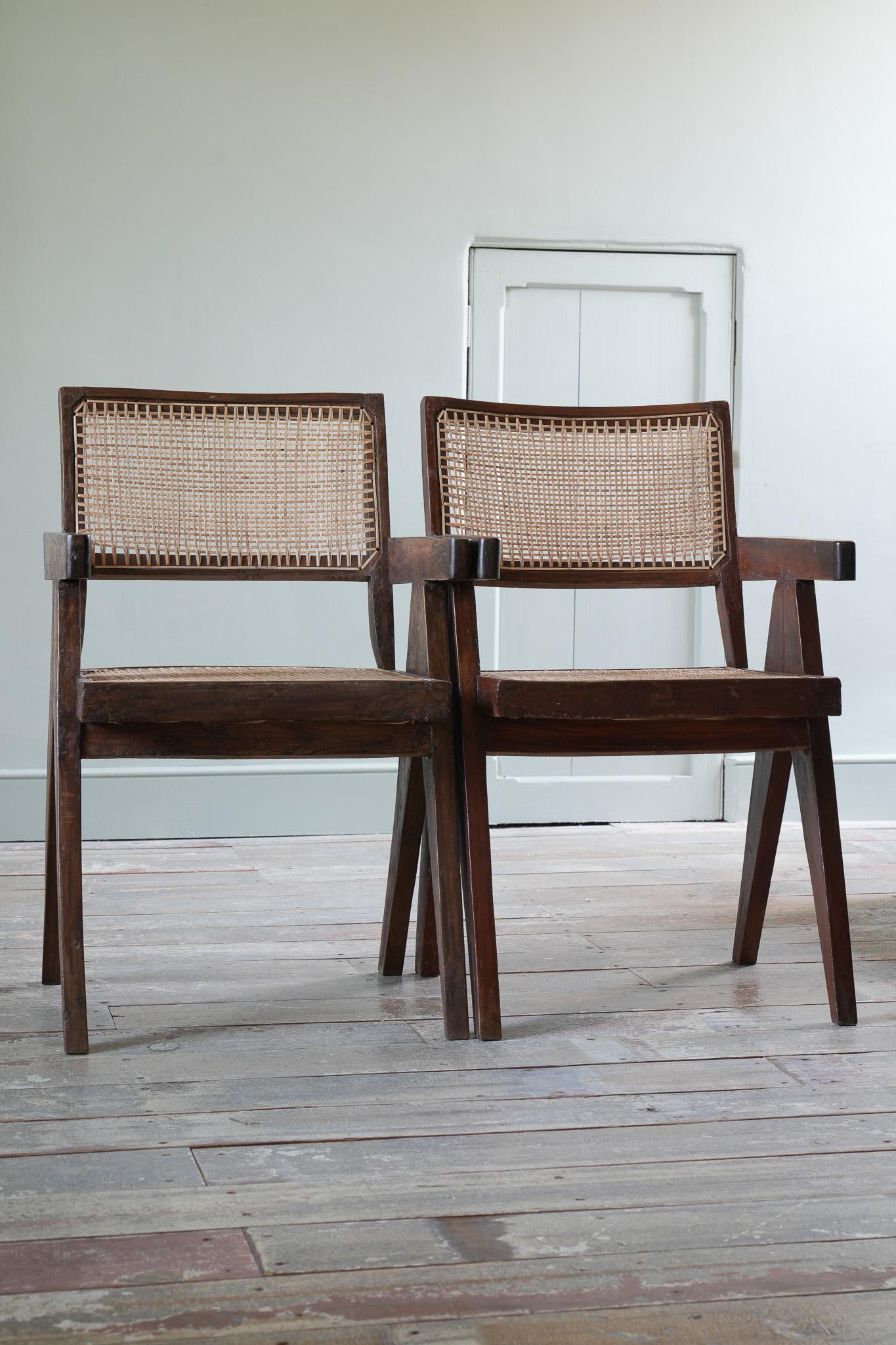 Paire de chaises de bureau en rotin de Chandigarh par Pierre Jeanneret en vente 3