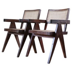 Ein Paar Büro-Schilfrohrstühle aus Chandigarh von Pierre Jeanneret